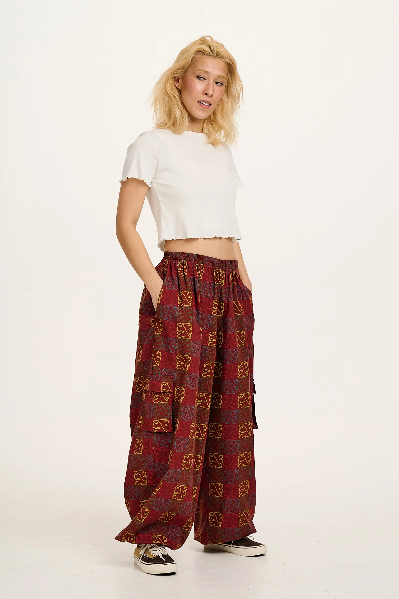 Rumi - Wide Leg Cotton & Linen Trousers in Red Nema Print