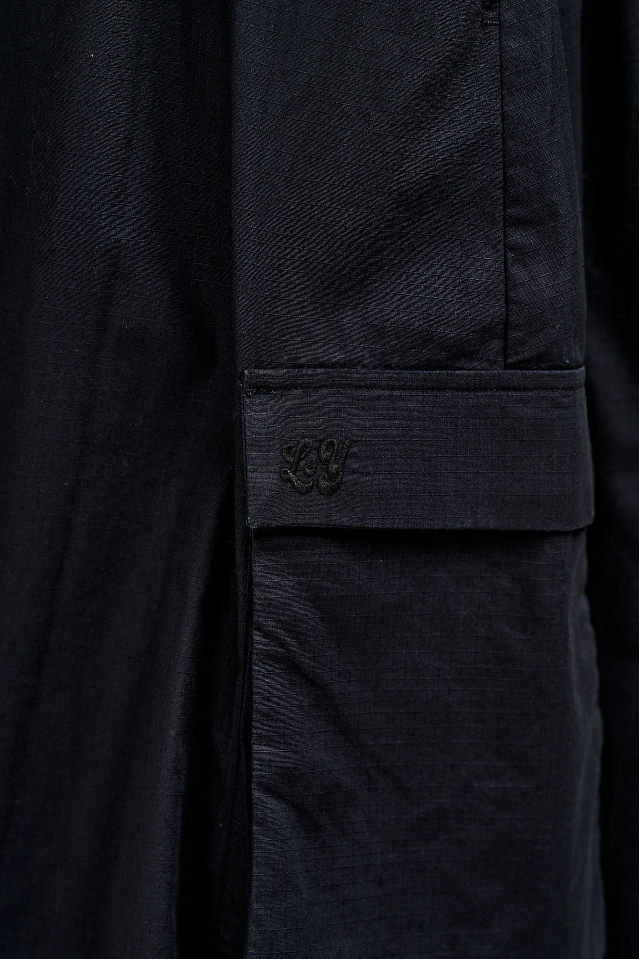 Dakota - Midi Skirt in Black