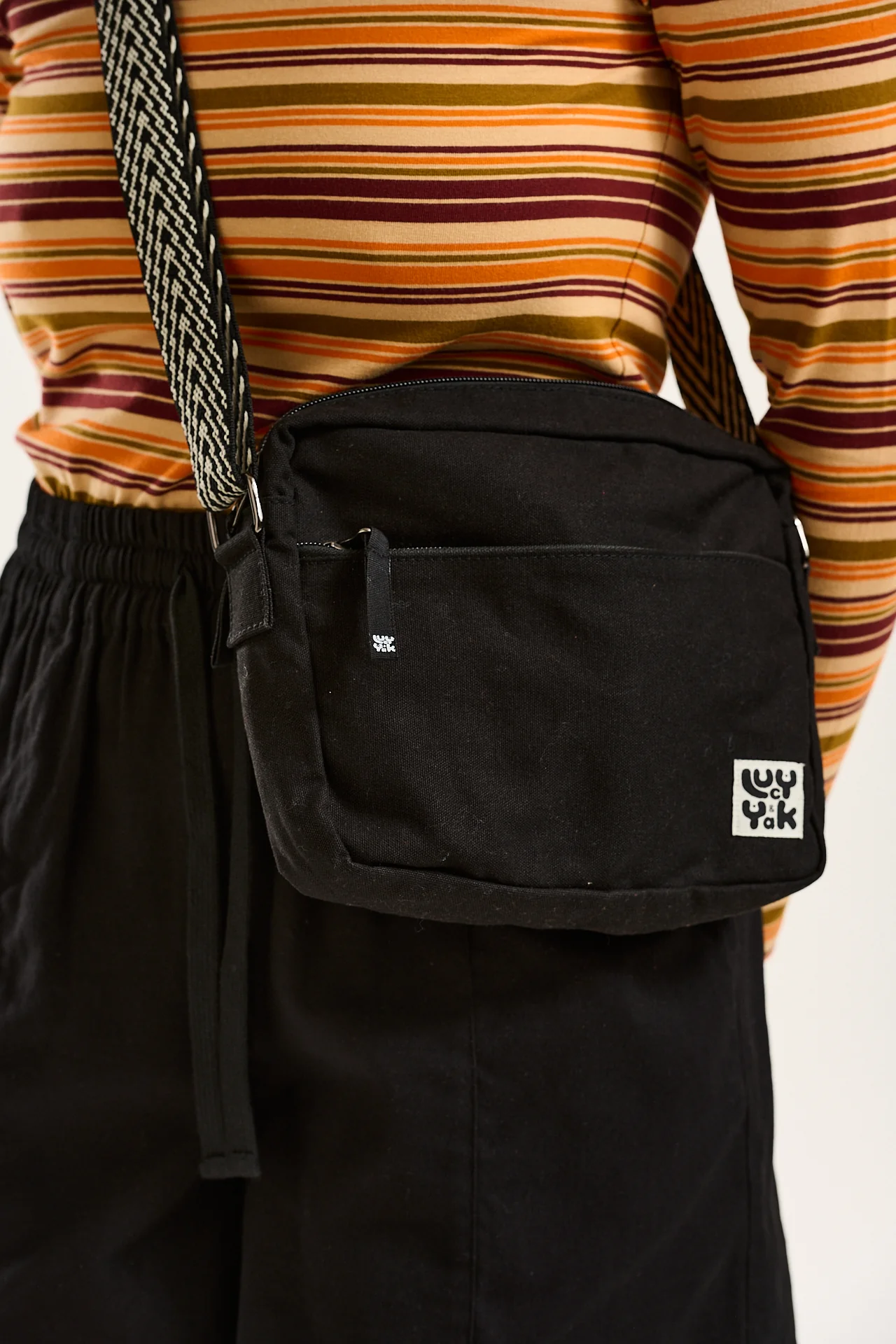 Dara - Cotton Crossbody Bag in Black