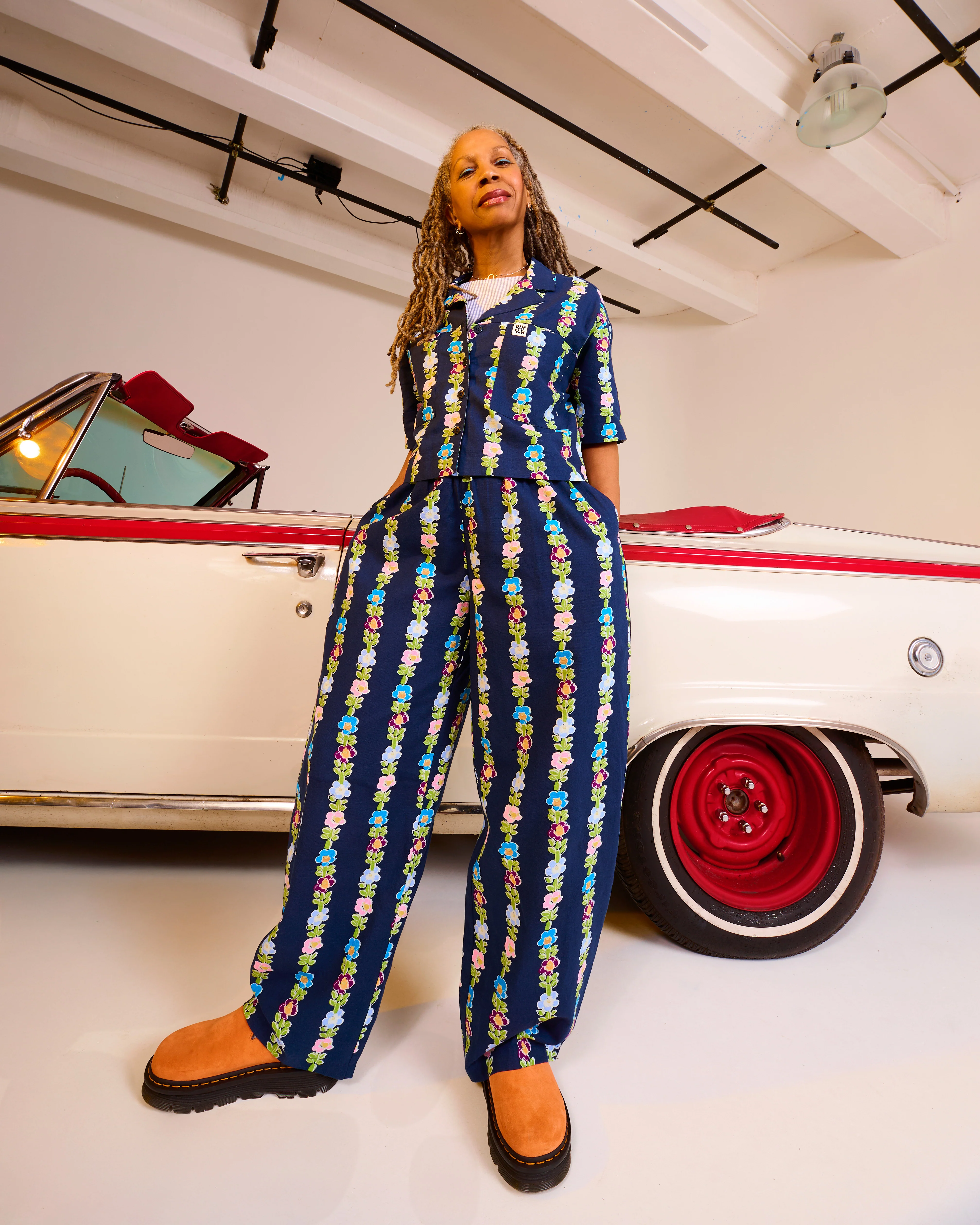 Freddie - Barrel Leg Cotton & Linen Trousers in Navy Island Bloom Print