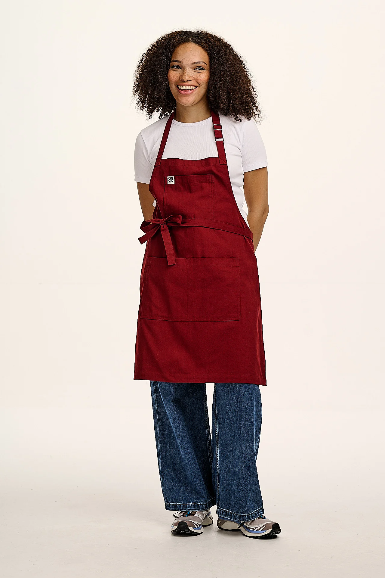 Ada - Midweight Cotton Apron in Maroon