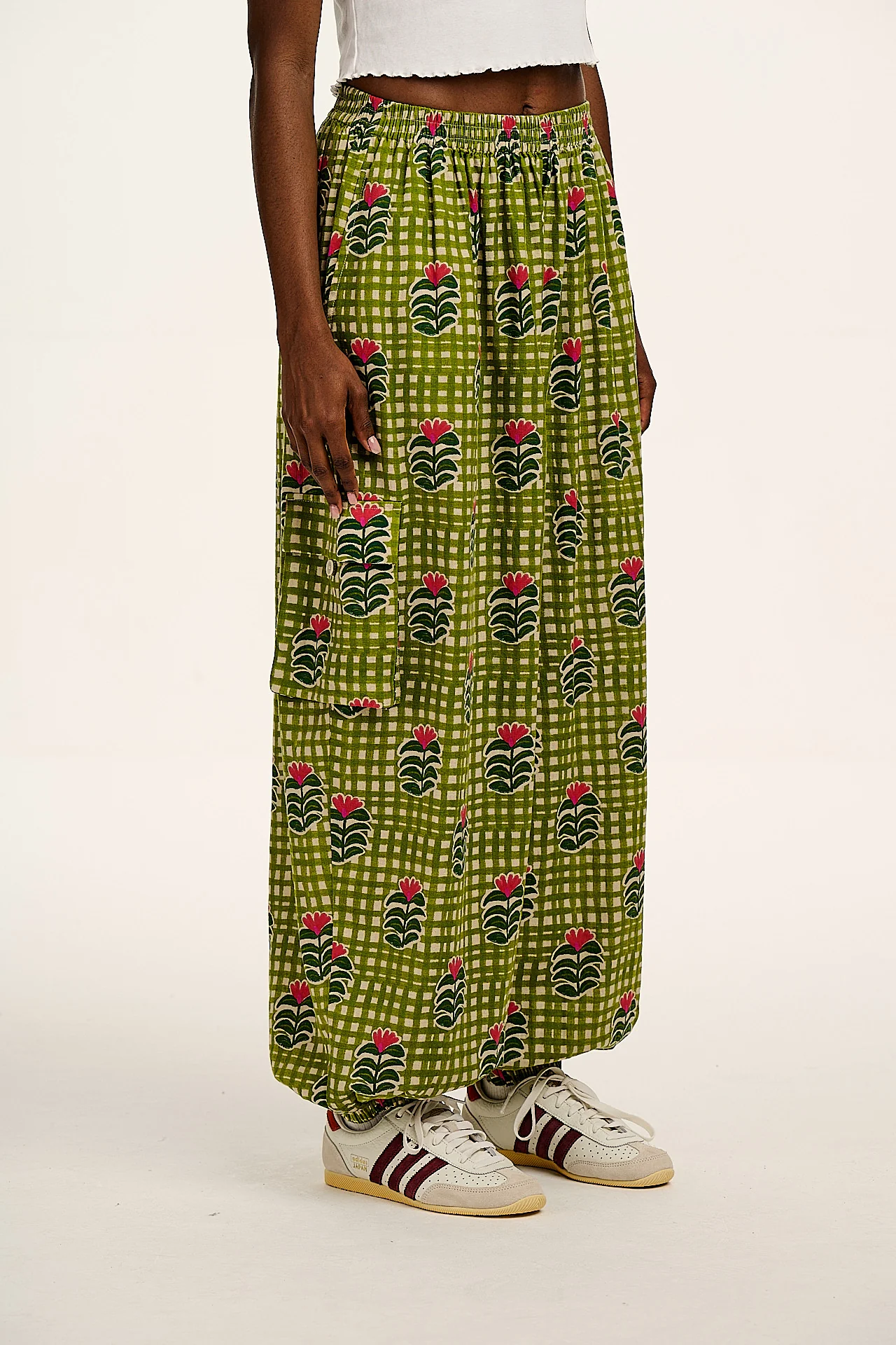 Rumi - Cotton & Linen Barrel Trousers in Blooming Green Checkerboard