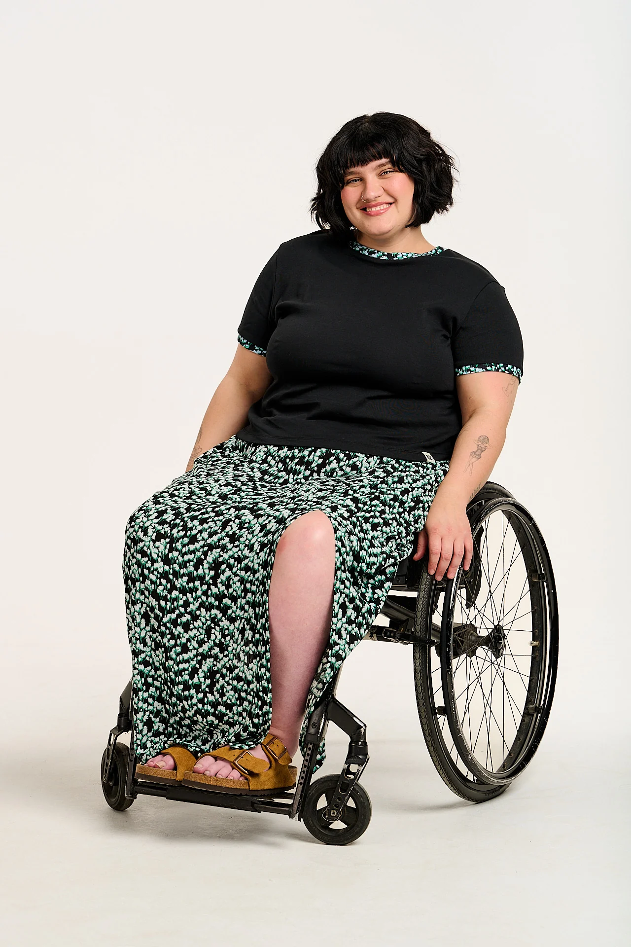 Poppy - Elasticated Waist Skirt in Blue Ditsy Floral Print