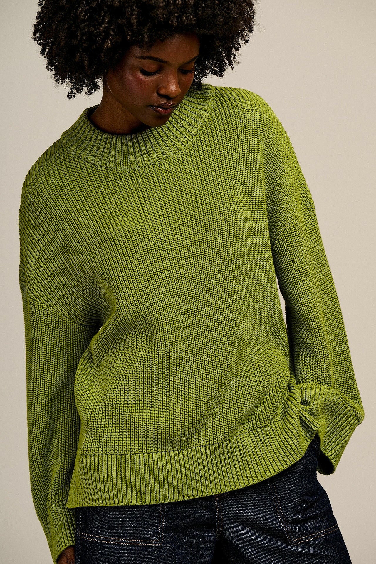 Amari - Oversized Knitted Jumper in Lima Bean Green