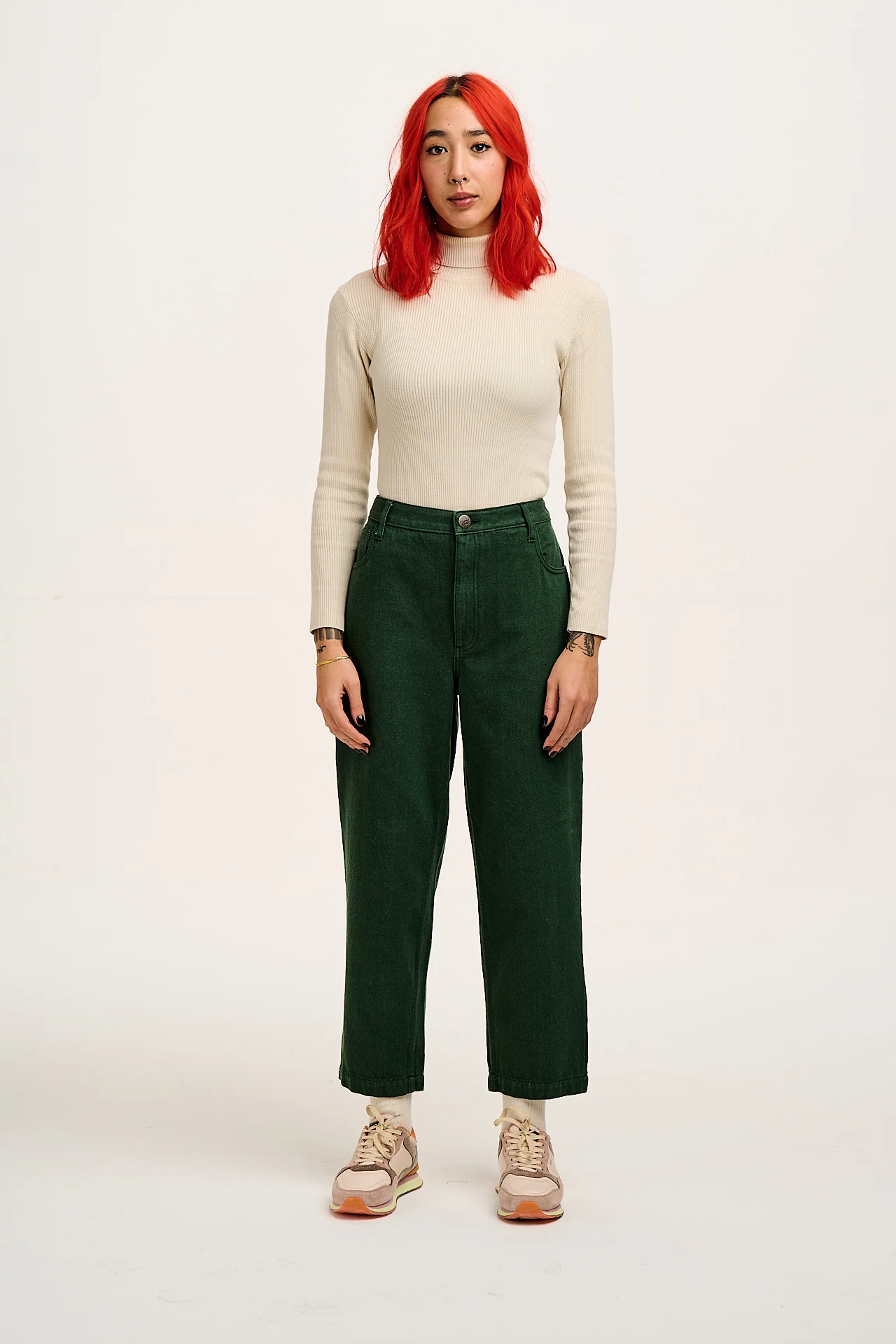 Drew - Cropped Straight Leg Denim Jeans in Posy Green