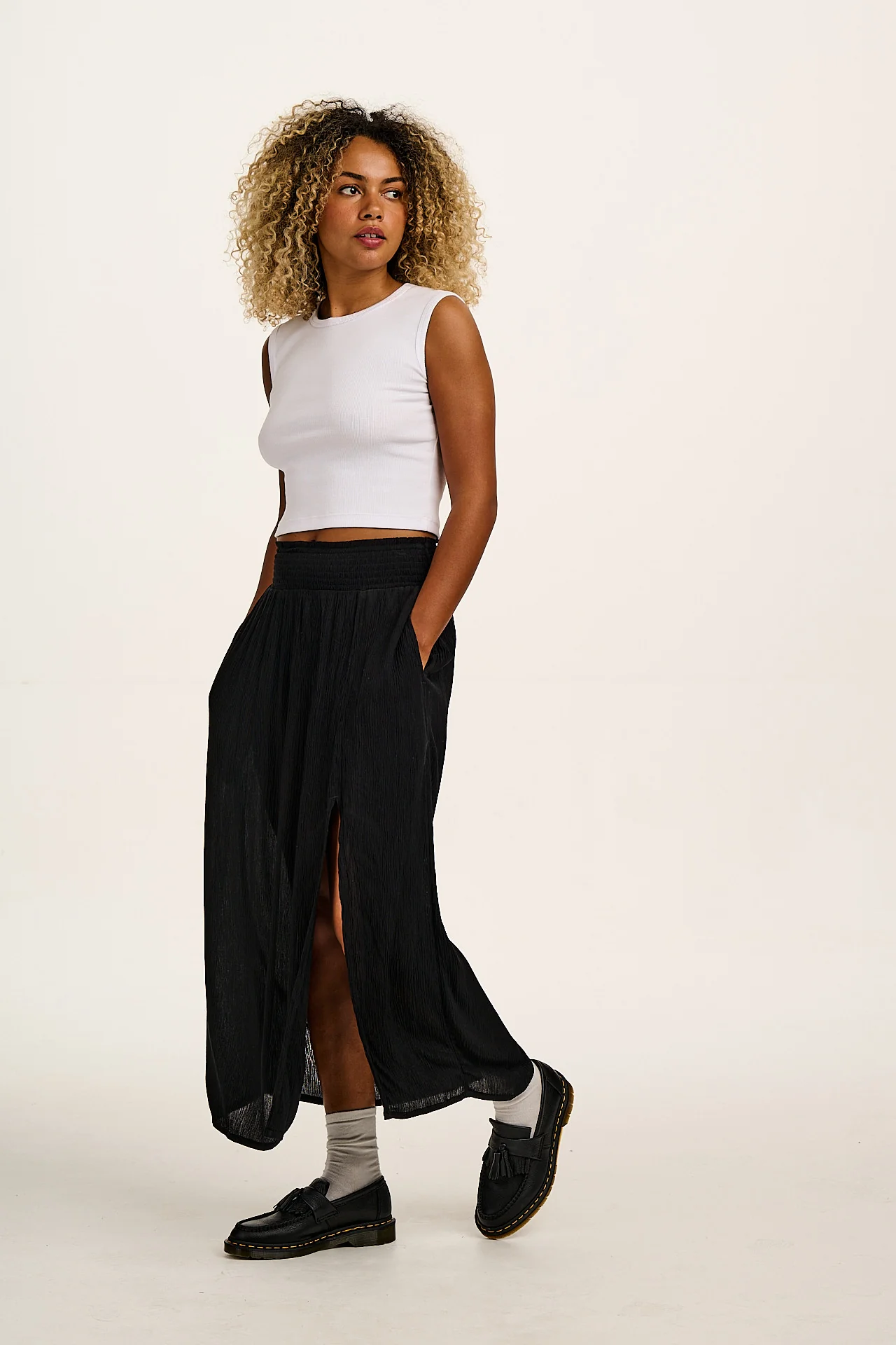 Poppy - Elasticated Waist Skirt in Black