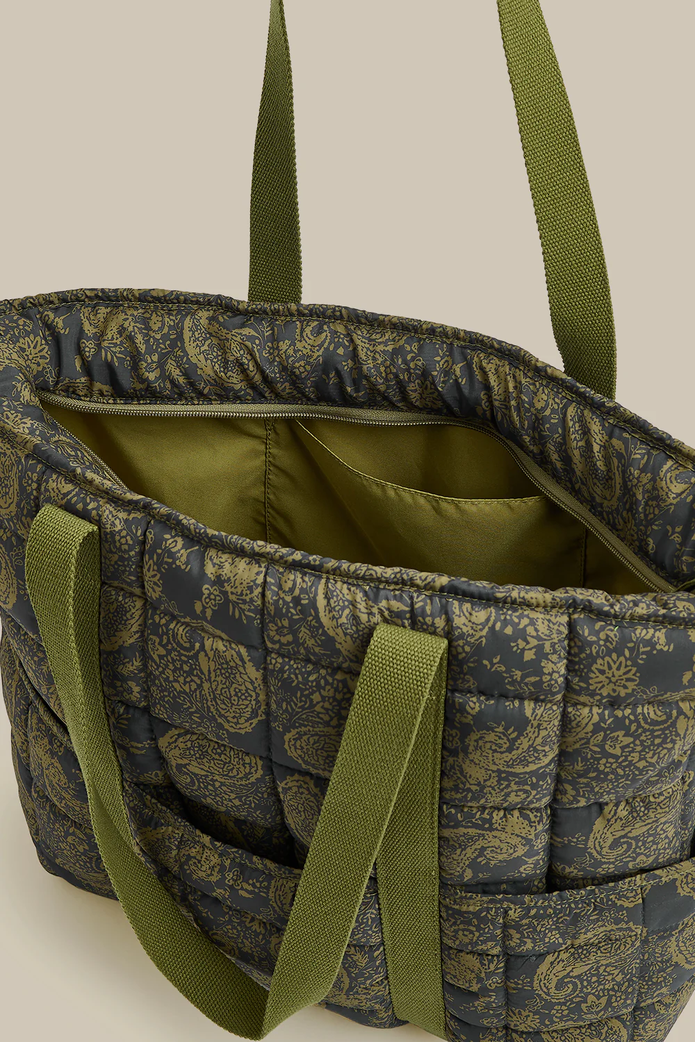 Dax - Quilted Tote in Grunge Green Paisley Print