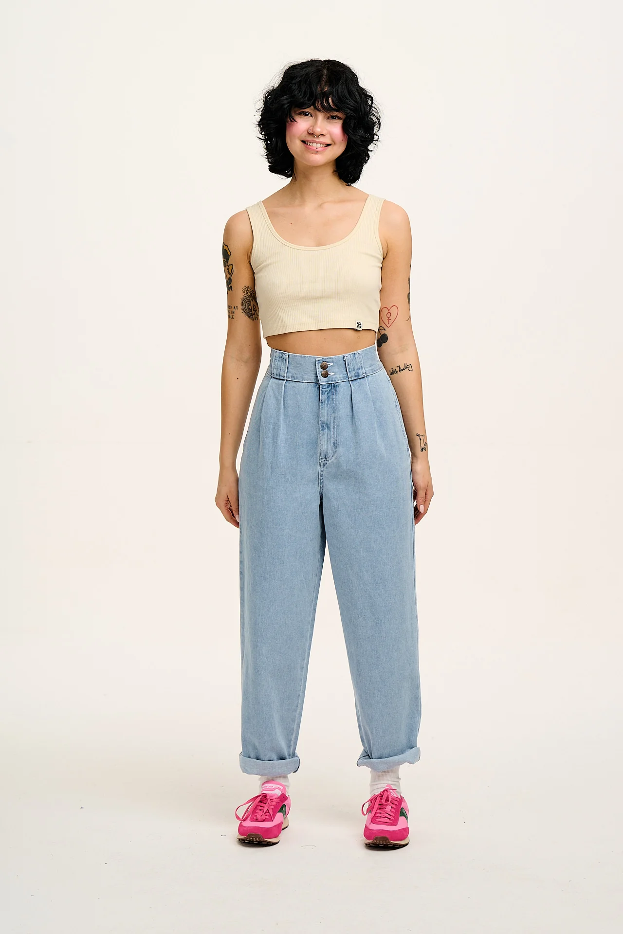 Addison - Denim Jeans in Light Wash Blue