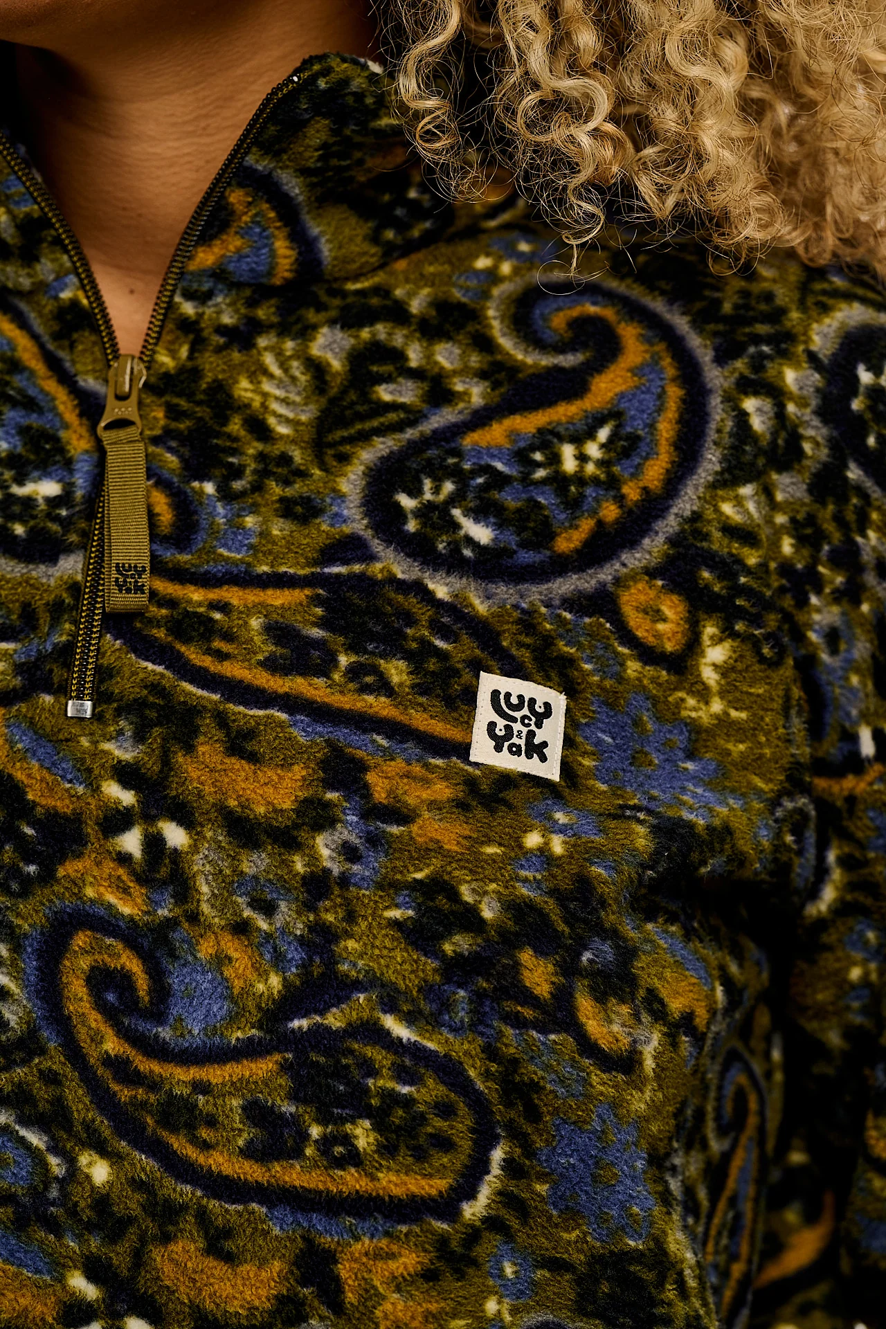 Blake - Cropped Polar Fleece in Grunge Paisley Print