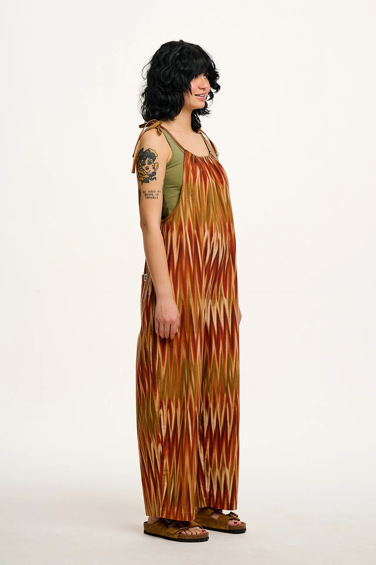 Ramona - Cotton & Linen Jumpsuit in Red Wavy Print