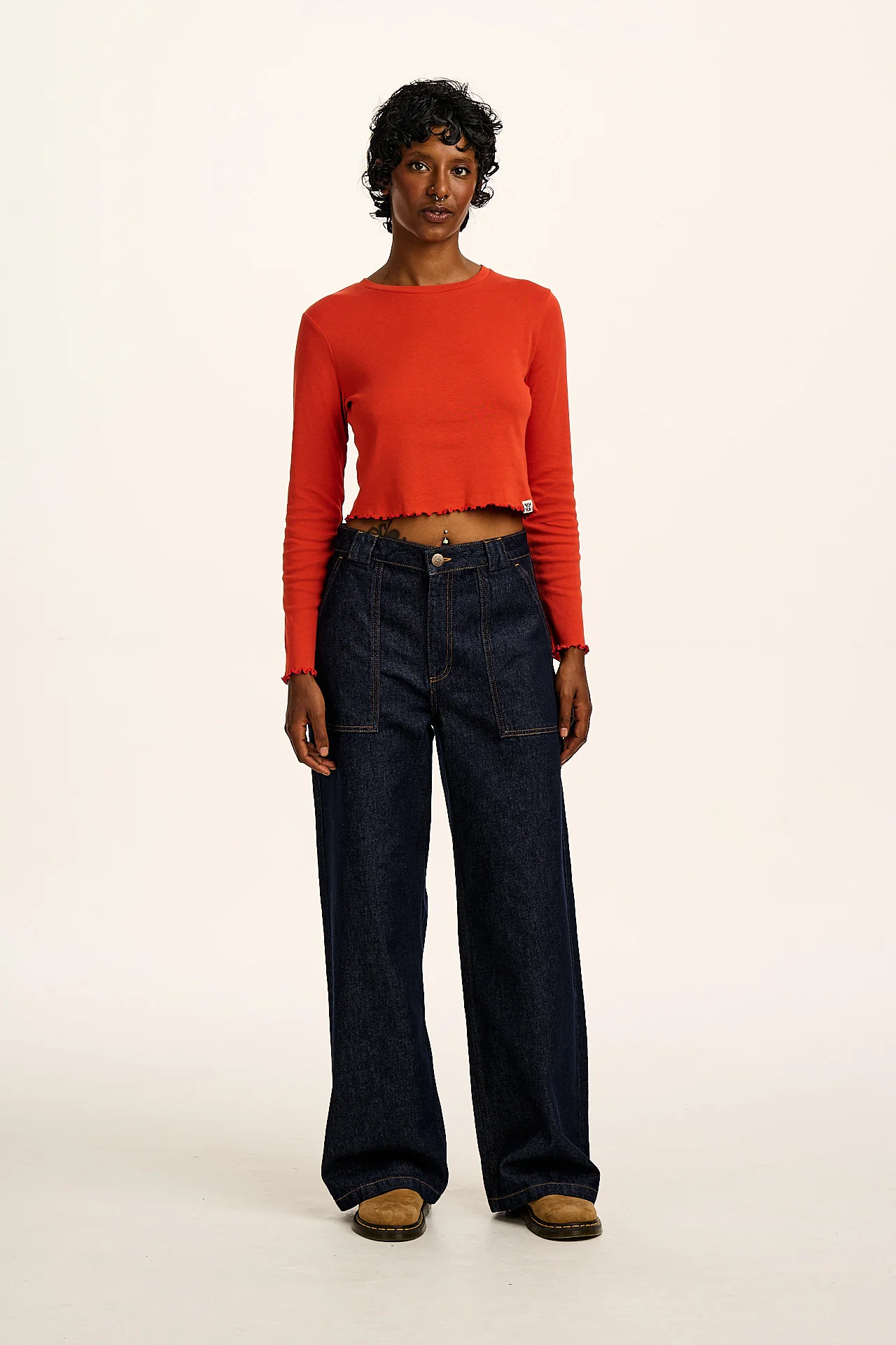 Hansel - Long Sleeve Cotton Crop Top in Red