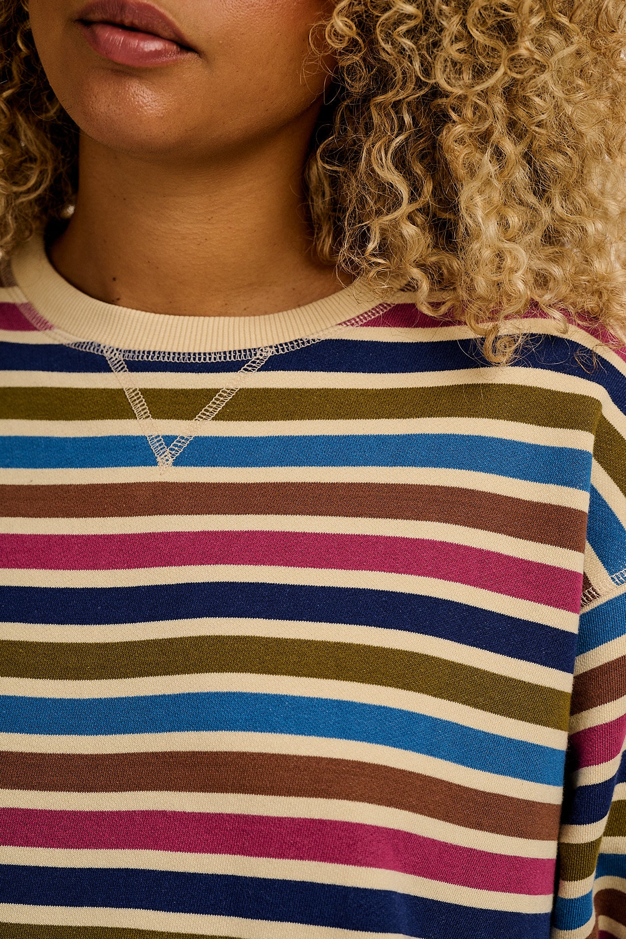 Kai - Midweight Cotton Crew Neck Sweatshirt in Rainbow & Ecru Stripe