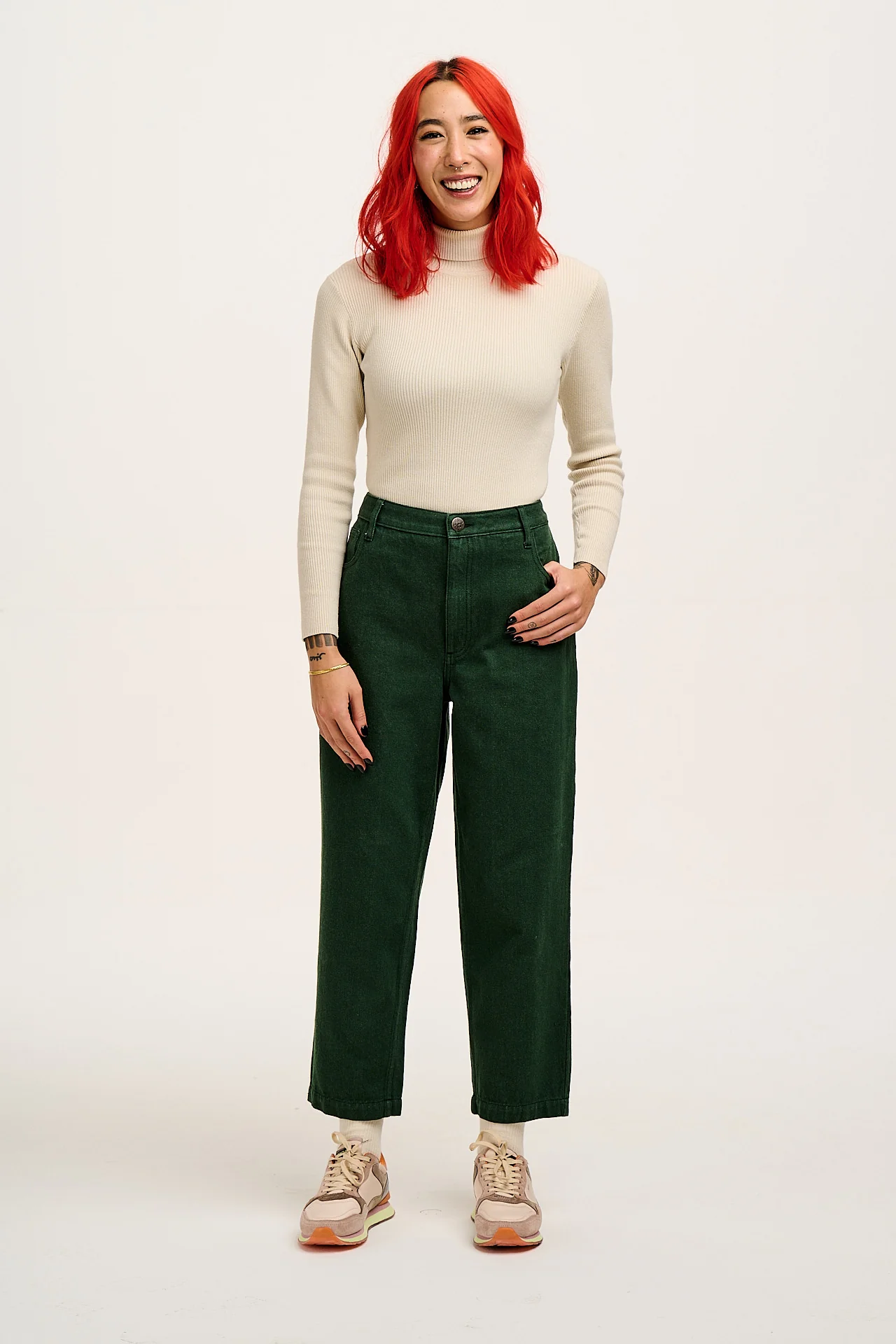 Drew - Cropped Straight Leg Denim Jeans in Posy Green