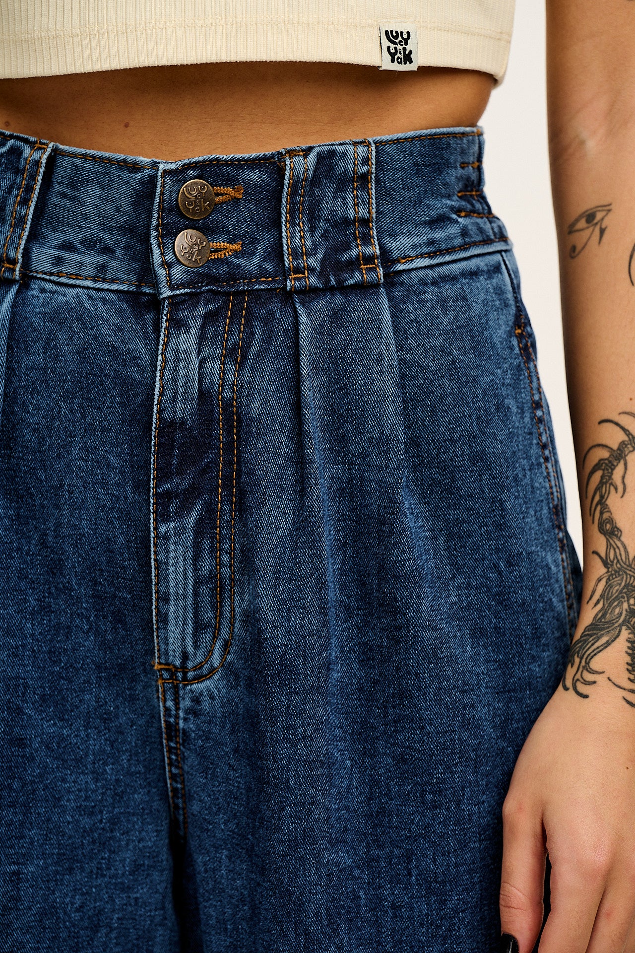 Addison - Denim Jeans in Mid Wash Blue