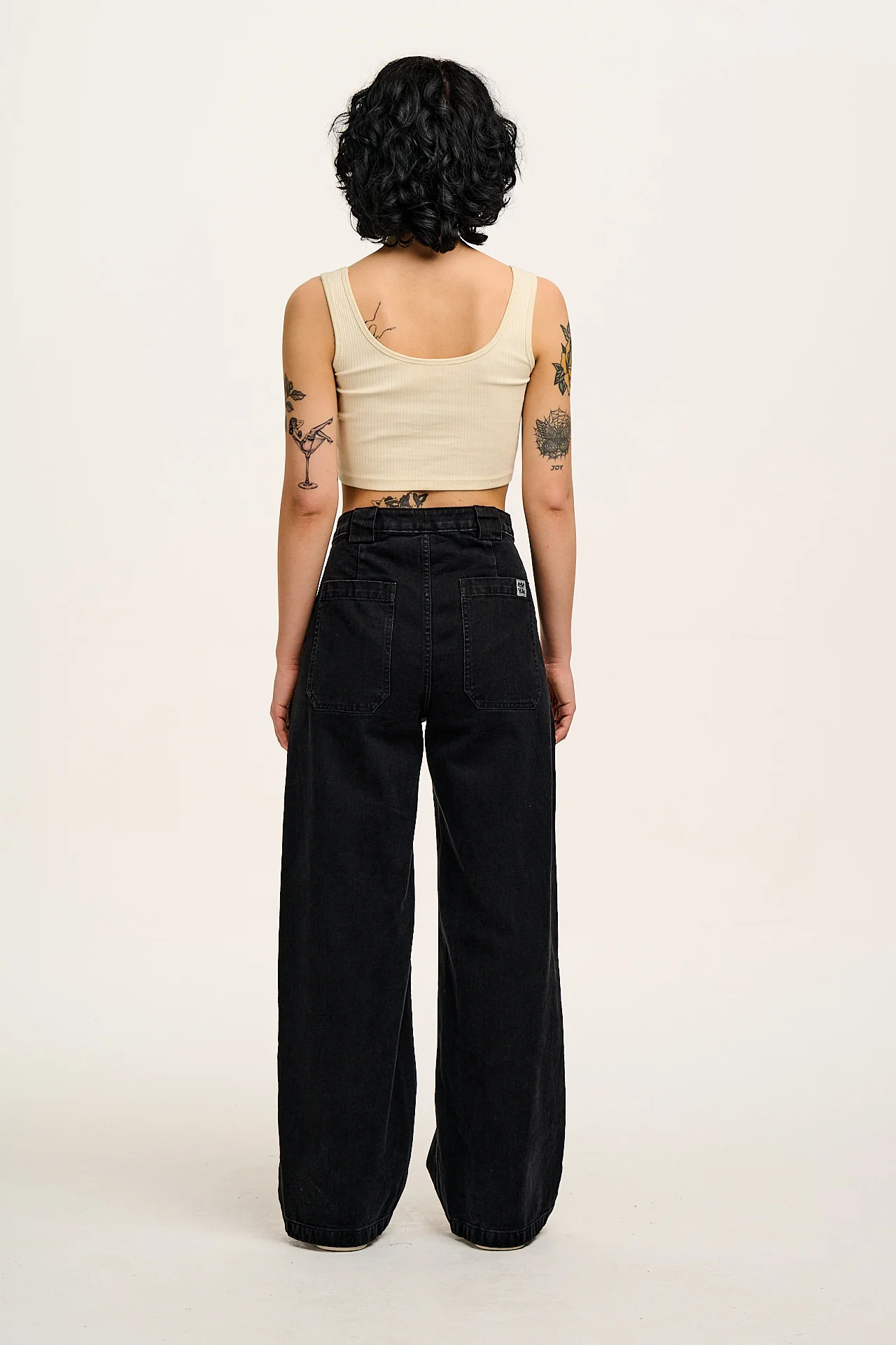 Delores - Wide Leg Denim Jeans in Washed Black