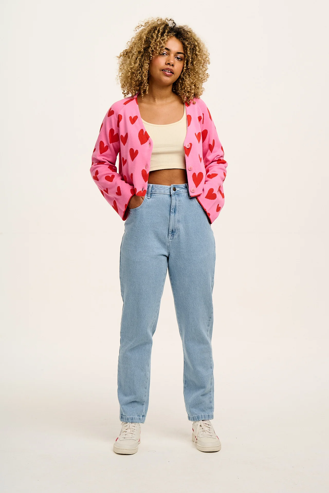 Dana - Mom Denim Jeans in Light Wash Blue