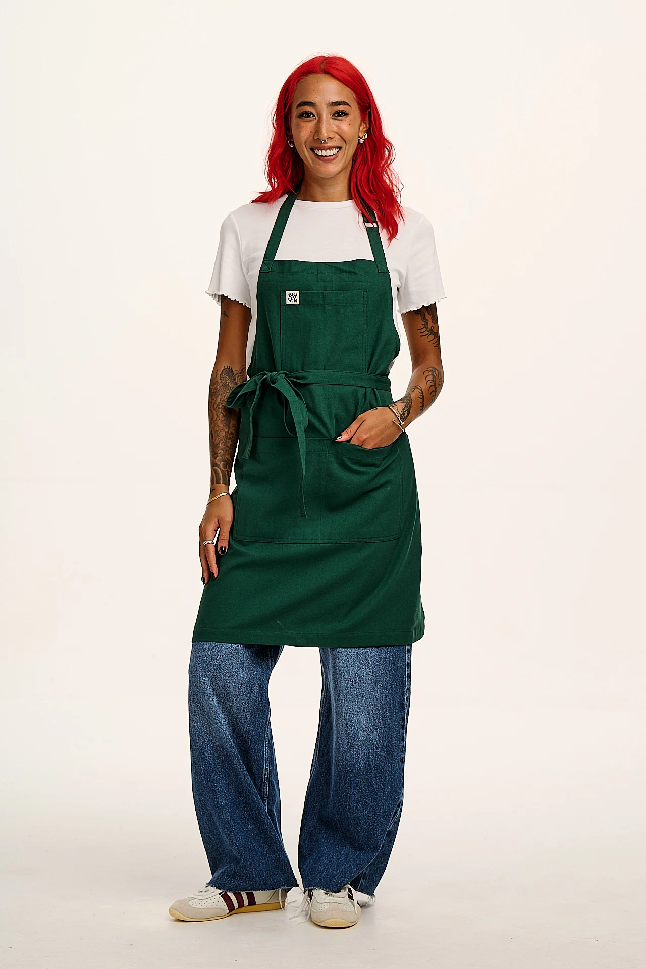 Ada - Midweight Cotton Apron in Posy Green