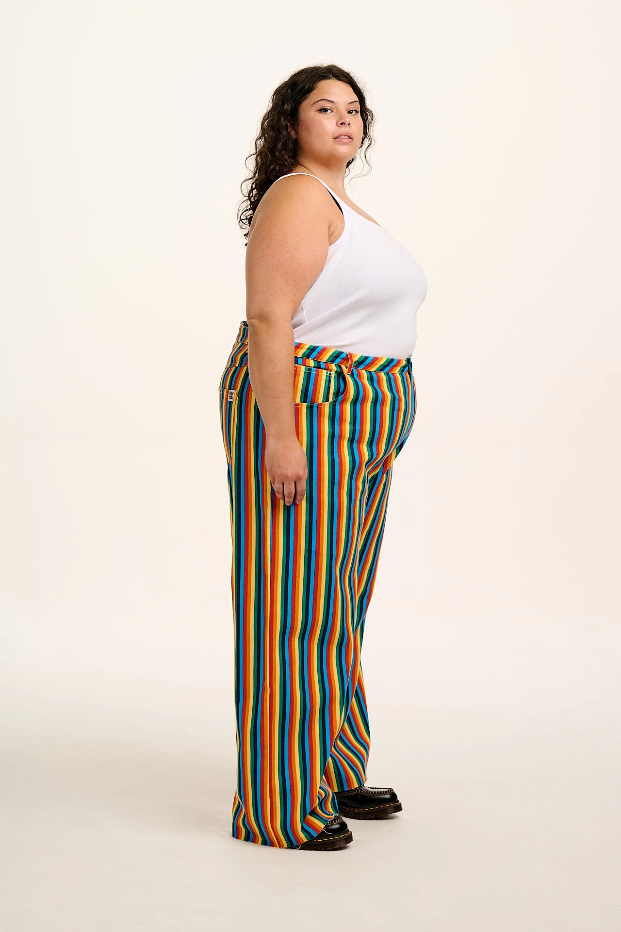 Carter - High Waisted Jeans in Rainbow Print