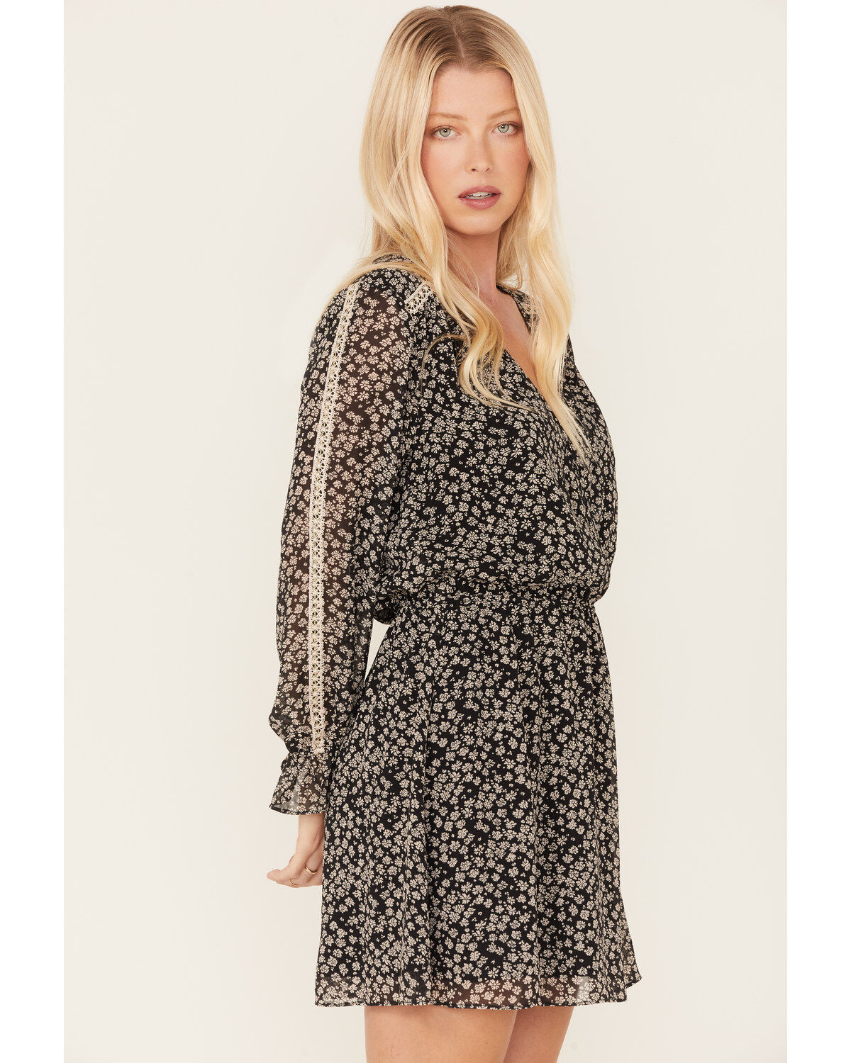 Beyond The Radar Women's Floral Print Long Sleeve Mini Dress
