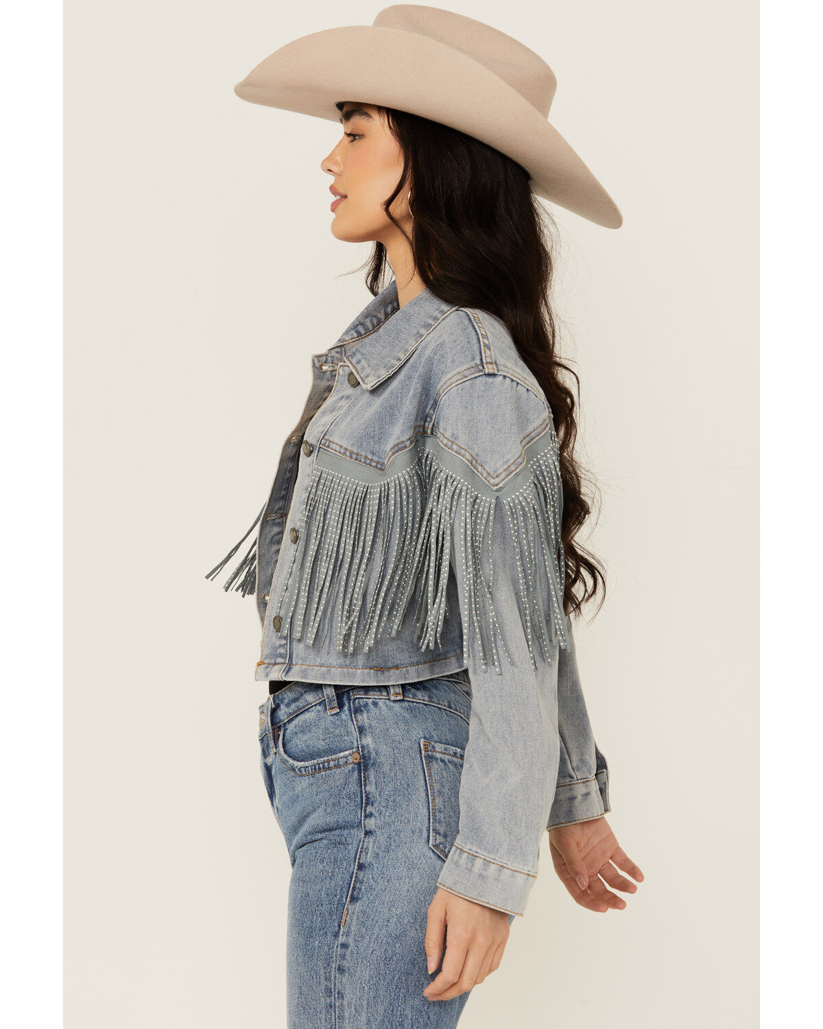 Veveret Women's Light Wash Studded Fringe Cropped Denim Jacket