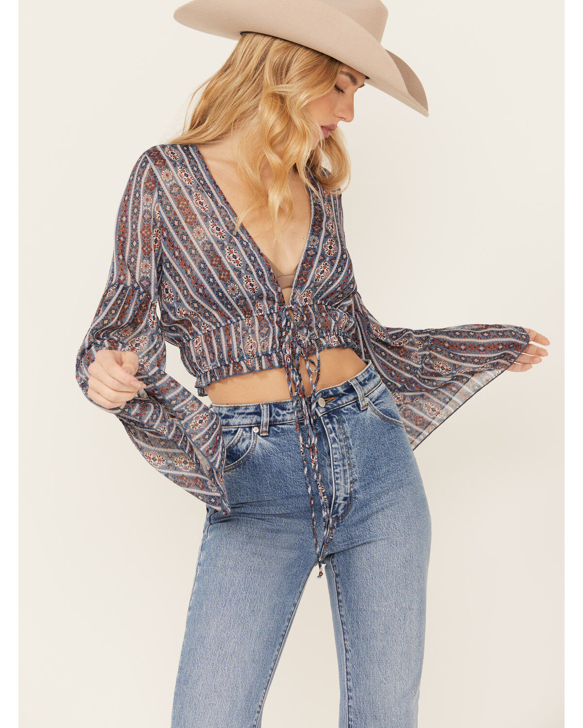 Wild Moss Women's Printed Tie Front Bell Sleeve Cropped Kimono