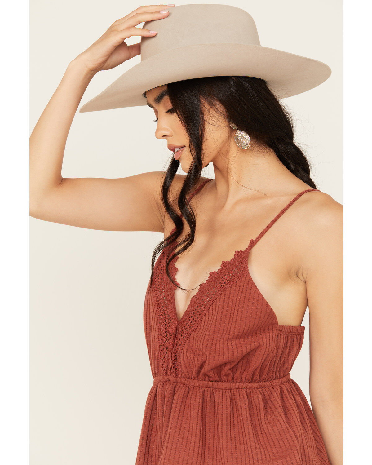 Wild Moss Women's Lace Trim Sleeveless Top