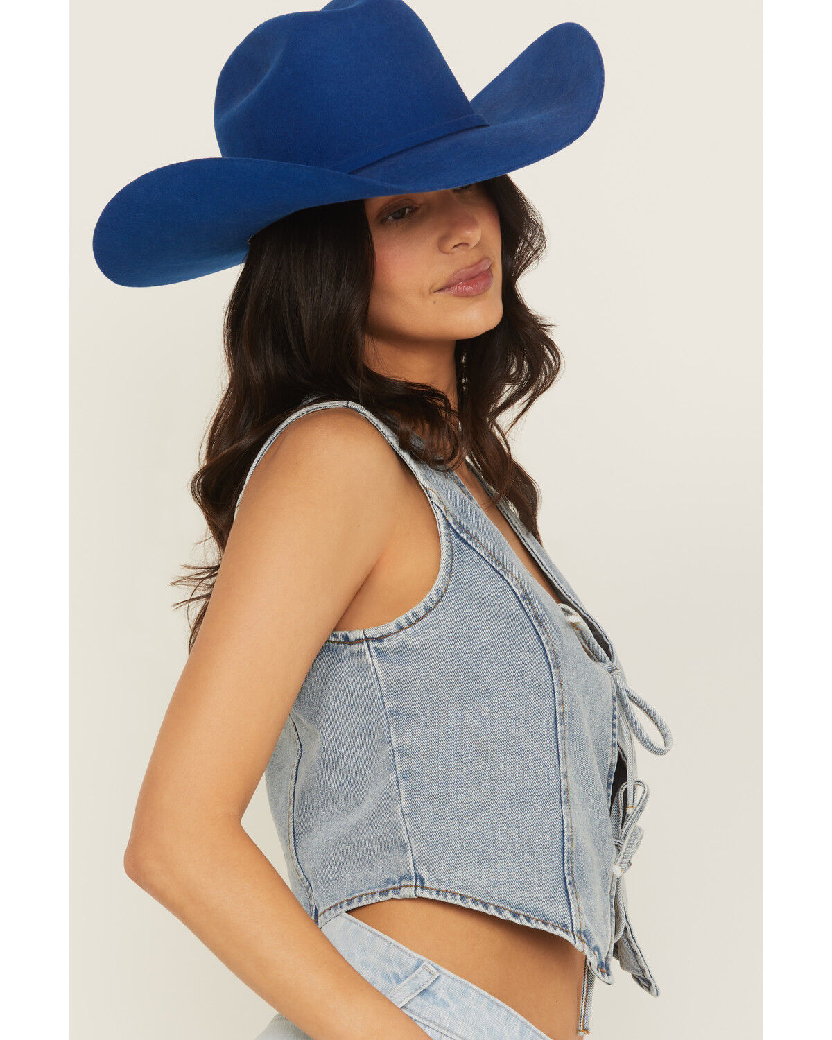 26 International Women's Light Wash Tie-Front Denim Vest