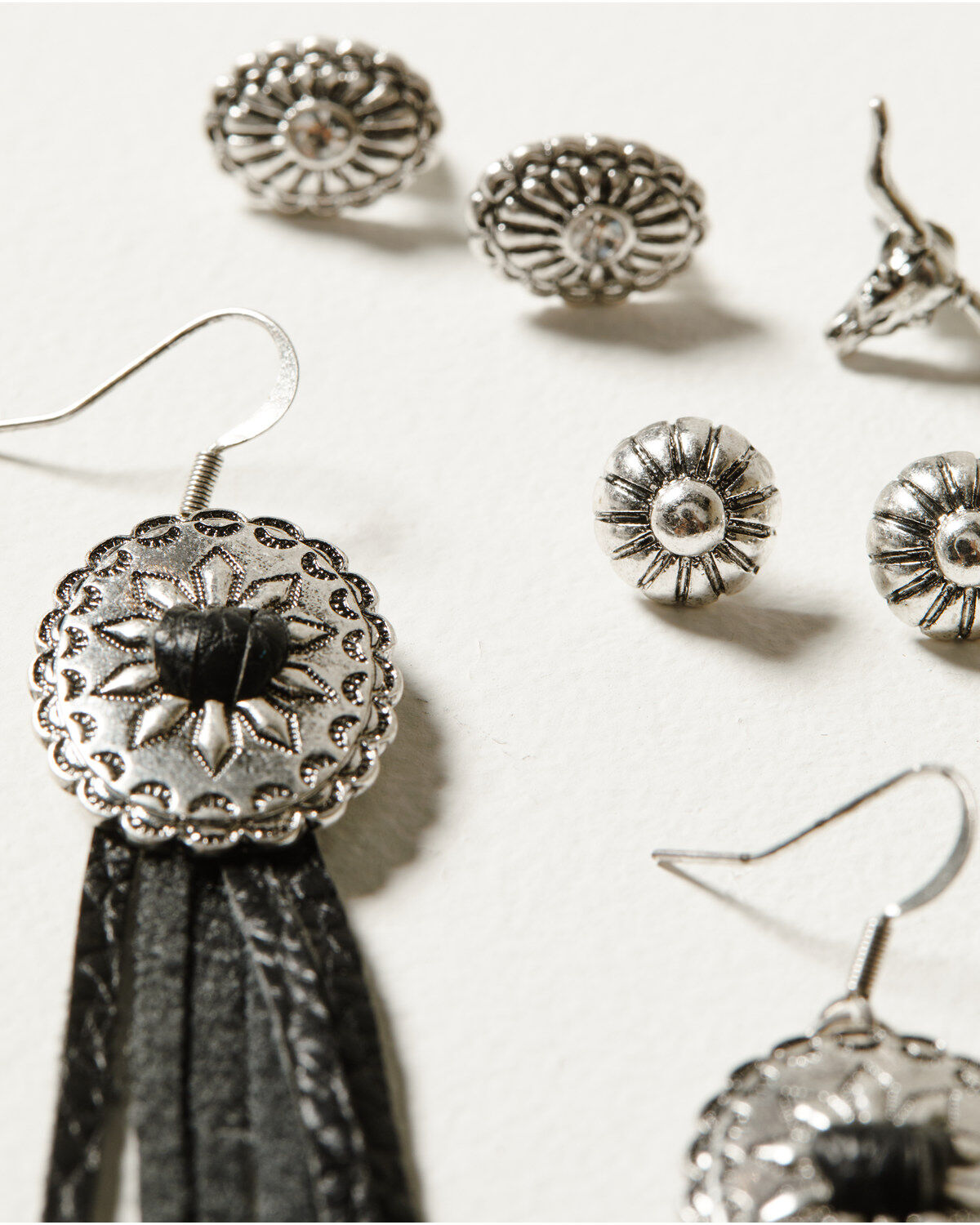 Idyllwind Women's 5-piece Silver Concho & Tassel Decatur Earrings Set