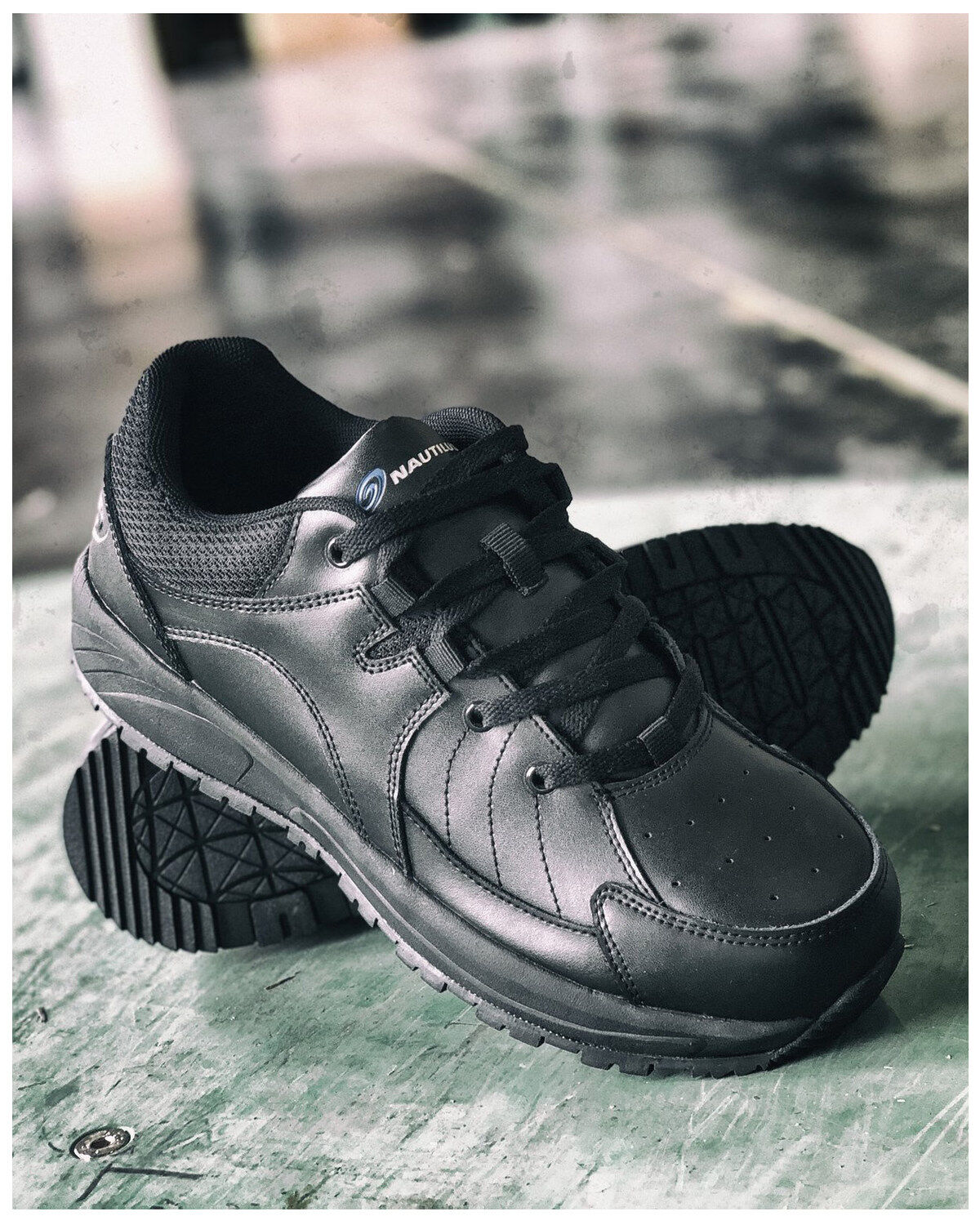 Nautilus Men's Skidbuster Pull On Work Shoes - Soft Toe