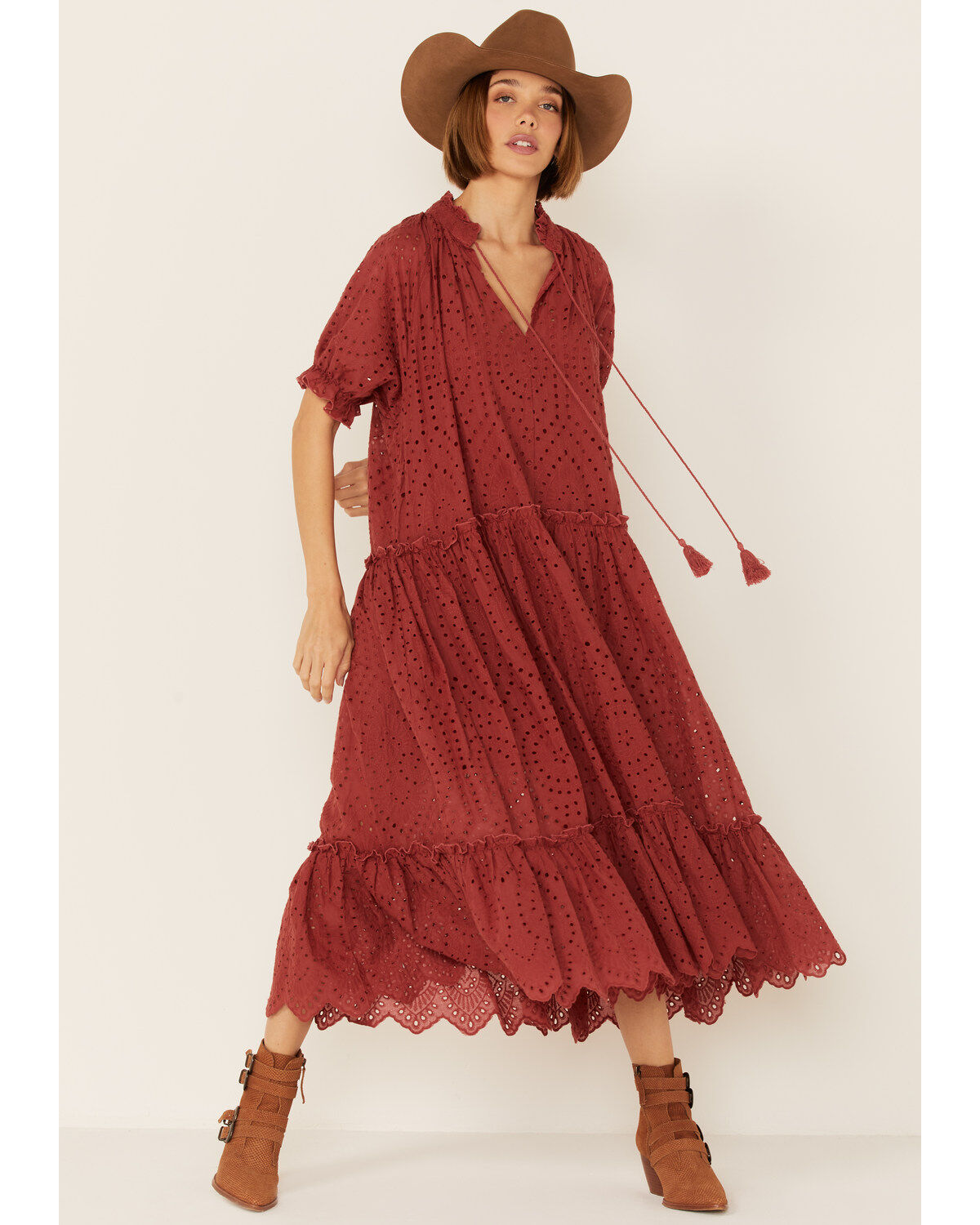 Saints & Hearts Women's Eyelet Lace Midi Dress