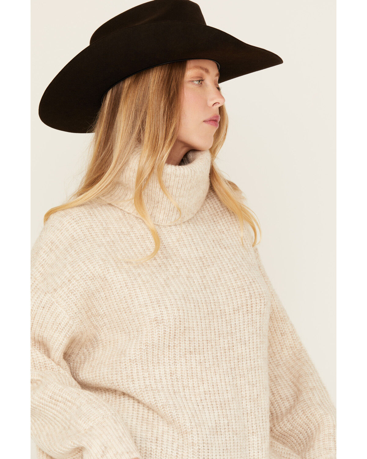 Cleo + Wolf Women's Oversized Turtleneck Sweater