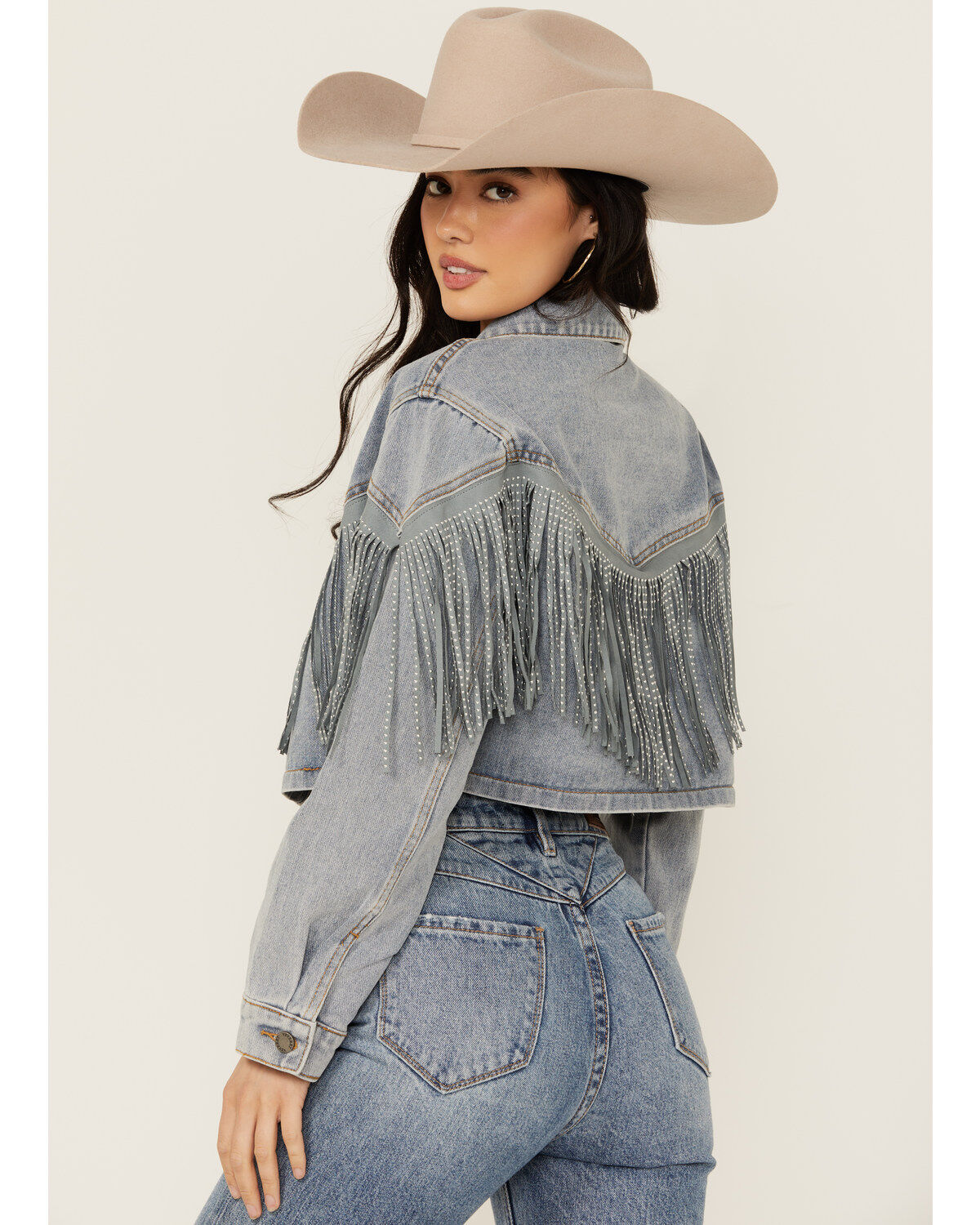 Veveret Women's Light Wash Studded Fringe Cropped Denim Jacket