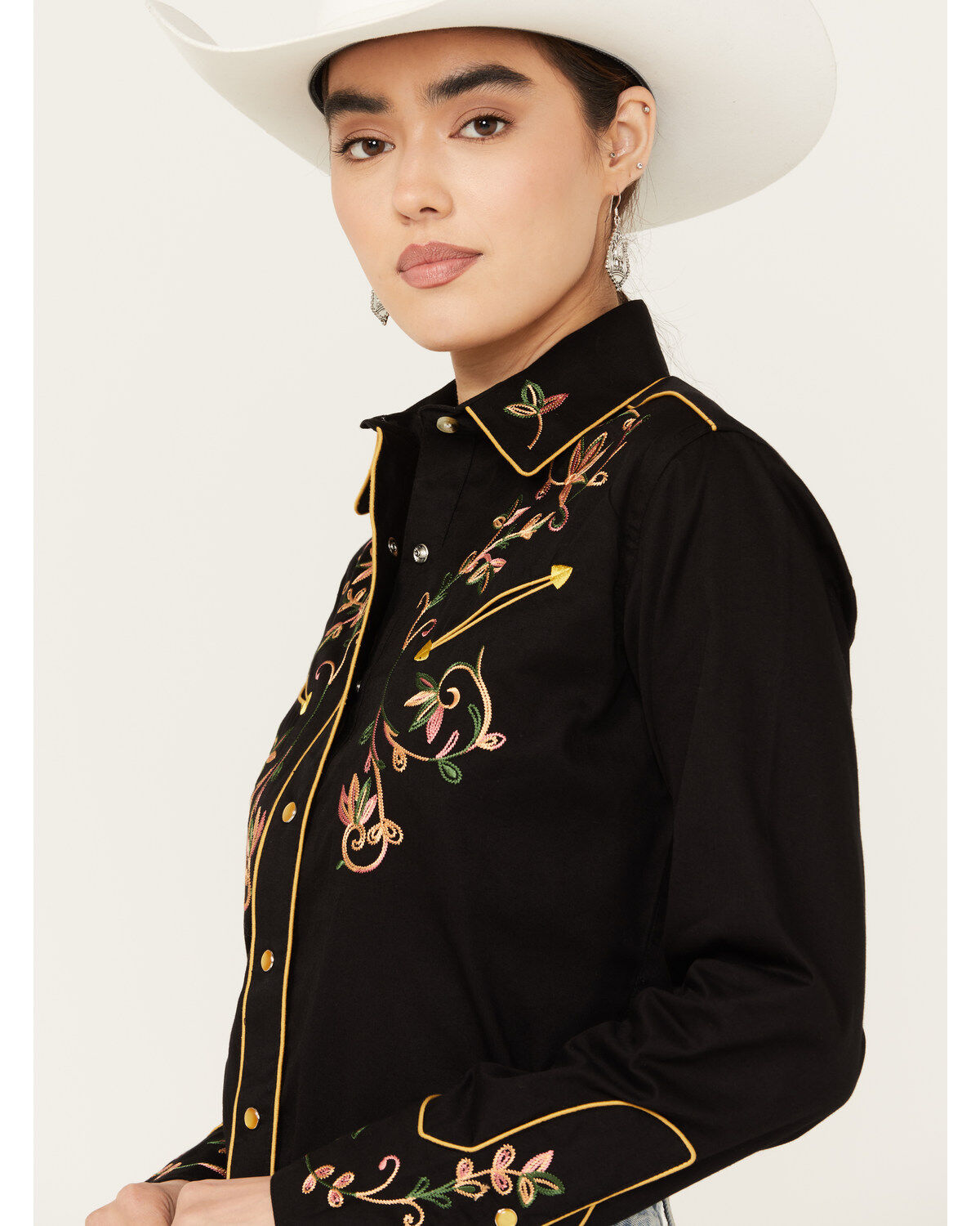 Rockmount Ranchwear Women's Floral Embroidered Long Sleeve Pearl Snap Western Shirt