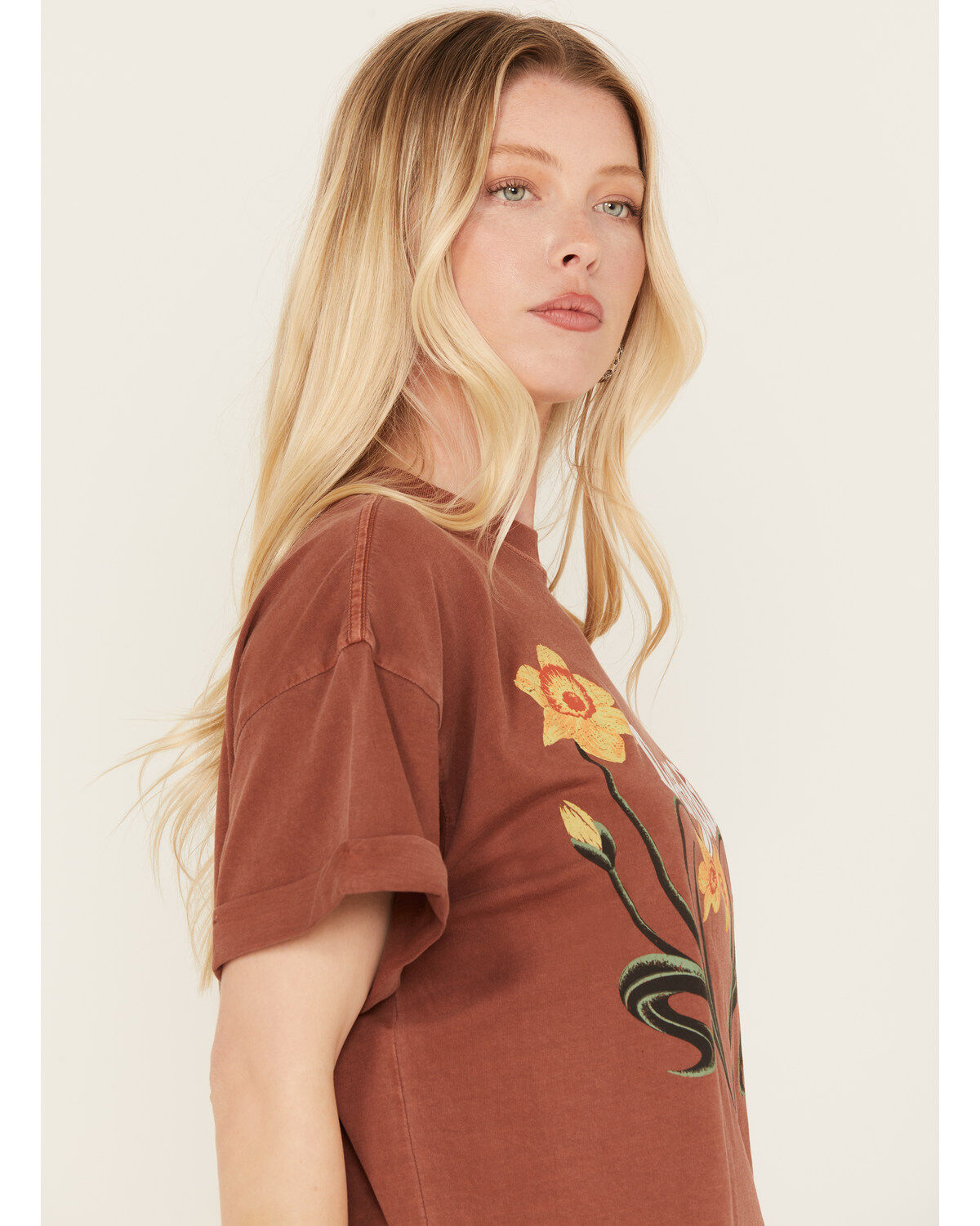 Girl Dangerous Women's Daffodil Floral Boyfriend Graphic Tee