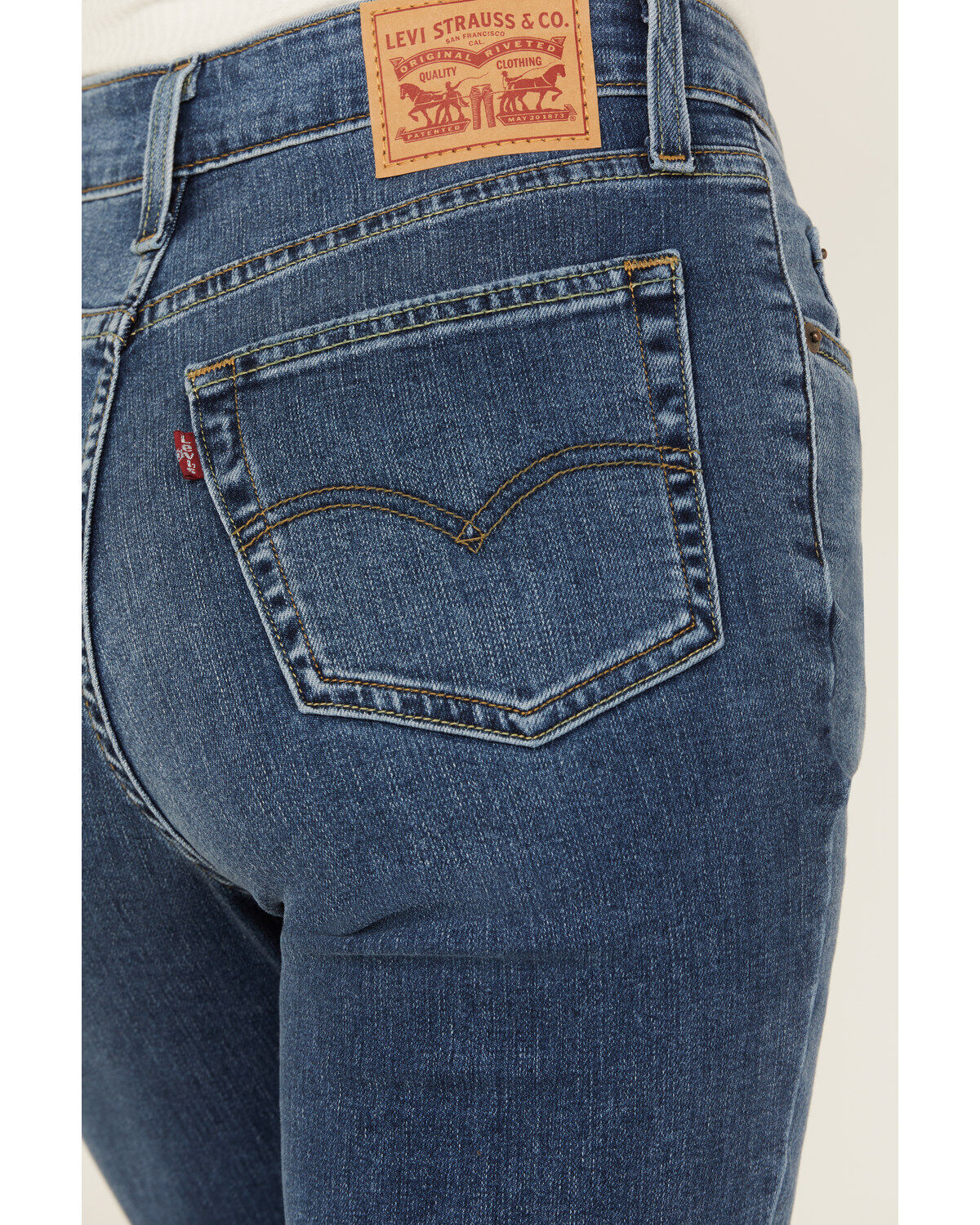 Levi's Women's Dark Wash Wait High Rise 725 Slit Hem Stretch Bootcut Jeans