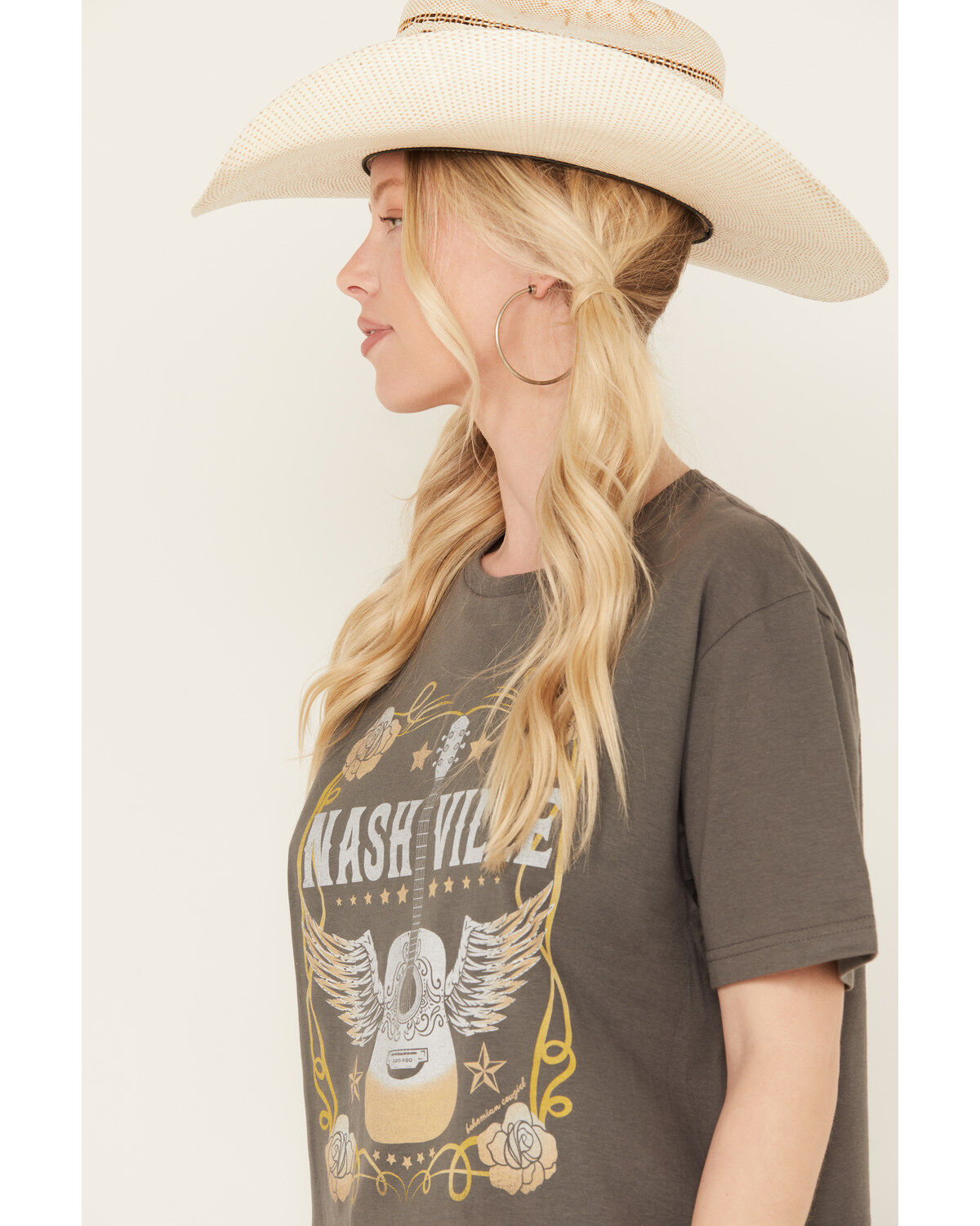 Bohemian Cowgirl Women's Nashville Guitar and Roses Short Sleeve Graphic Tee