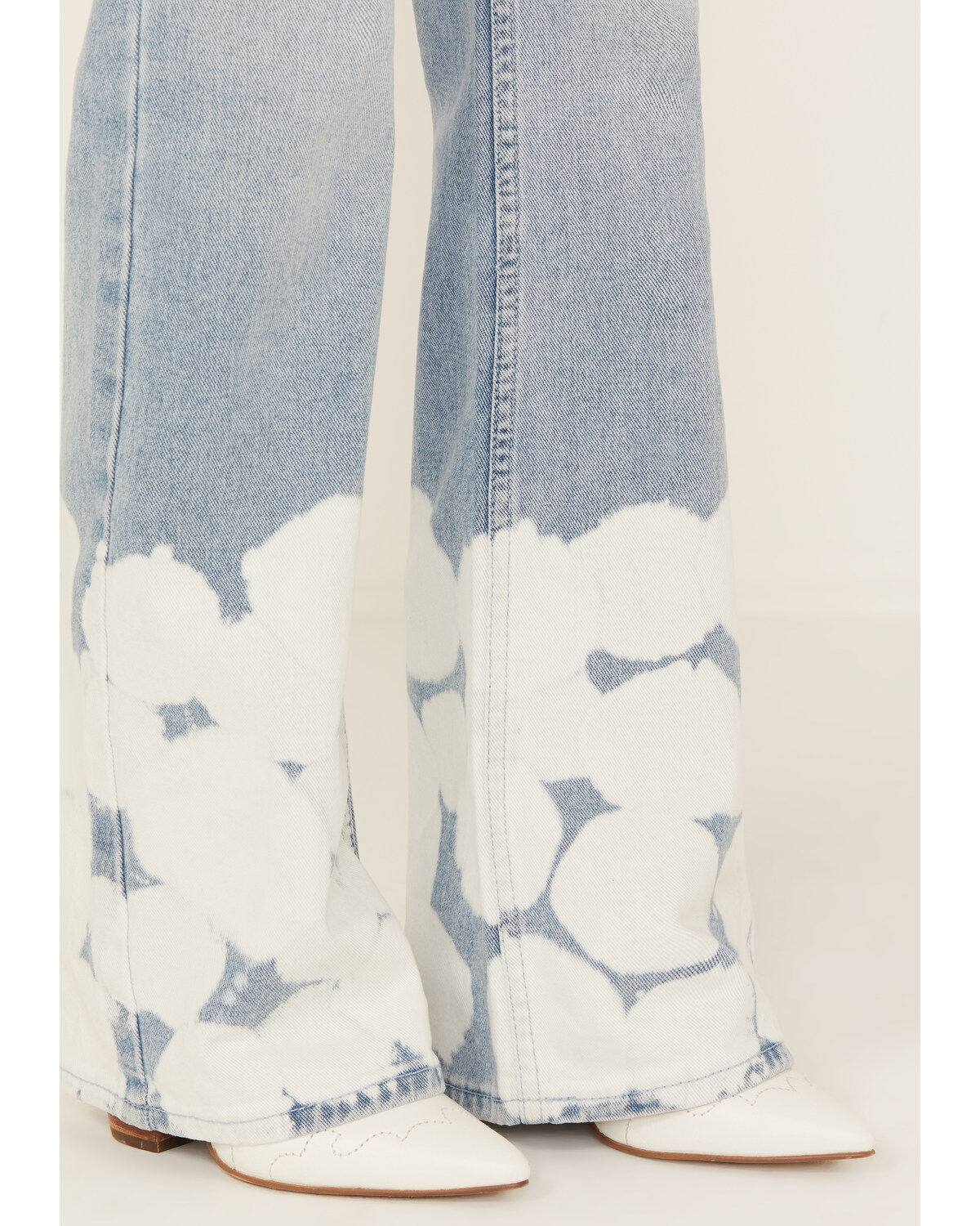 Shyanne Women's Wild Indigo Light Wash Mid Rise Bootcut Jeans