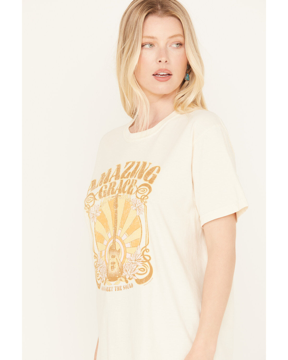 Kerusso Women's Amazing Grace Guitar Graphic Tee