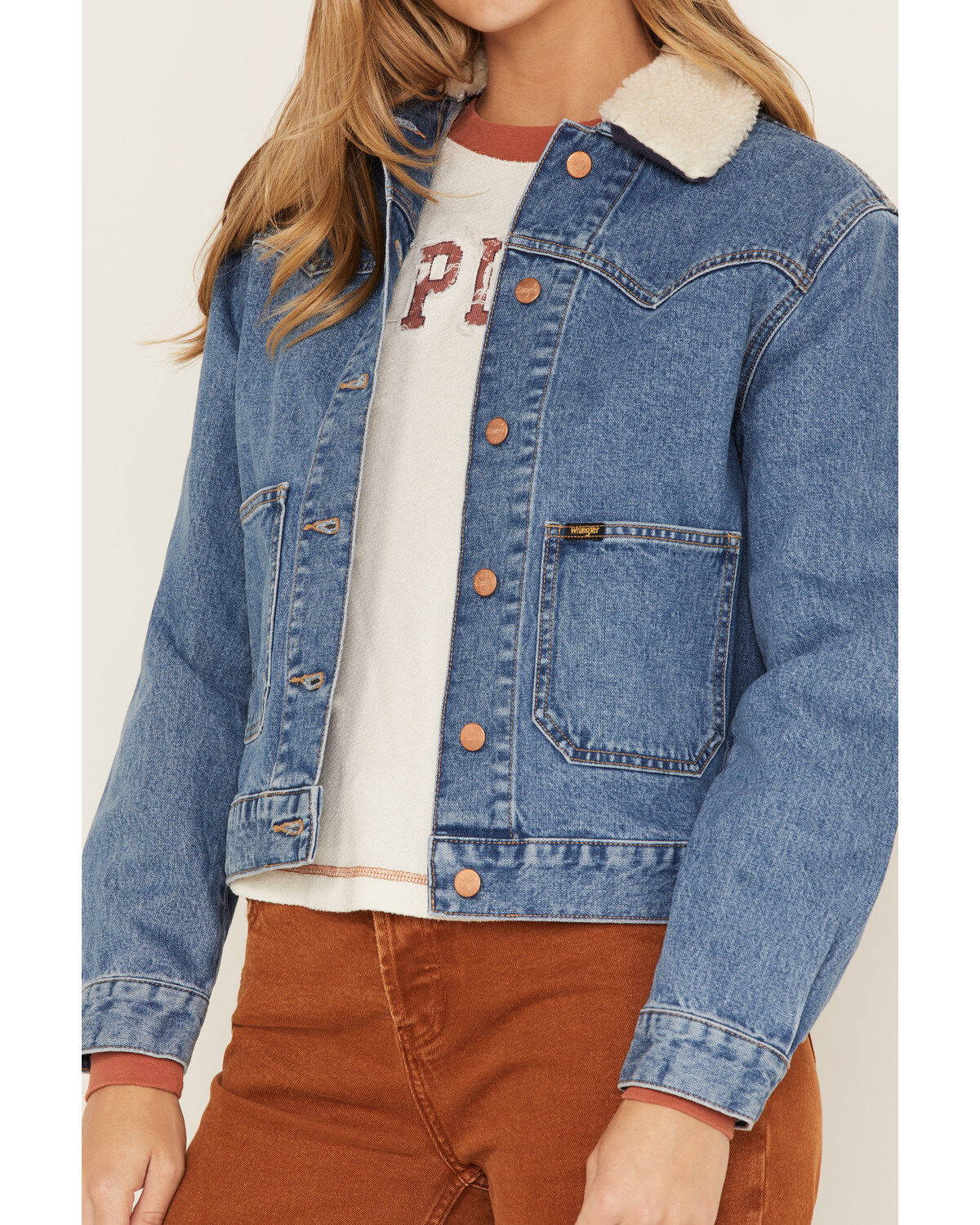 Wrangler Women's Light Wash Denim Sherpa Collar Western Jacket