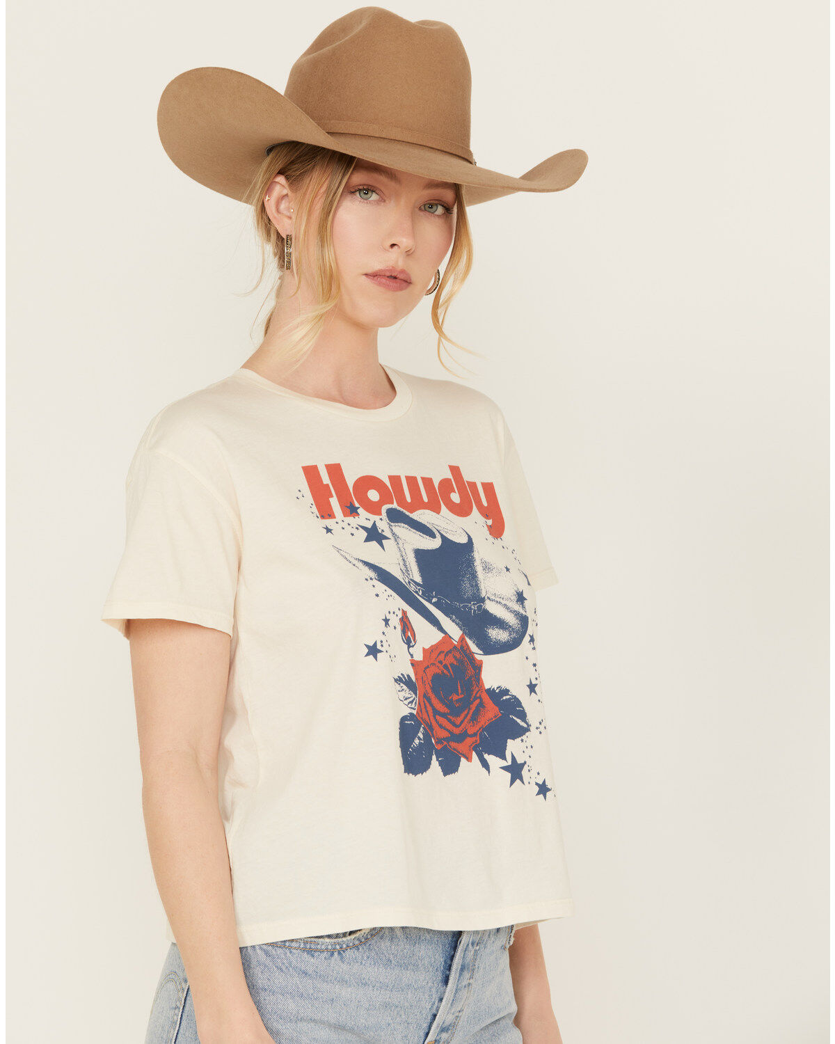 Girl Dangerous Women's Howdy Hat Short Sleeve Graphic Tee