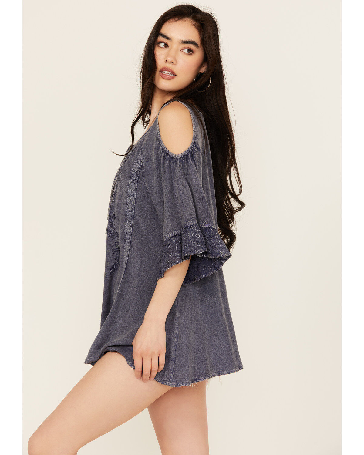 Gunit Women's Floral Embroidered Cold Shoulder Long Sleeve Shirt