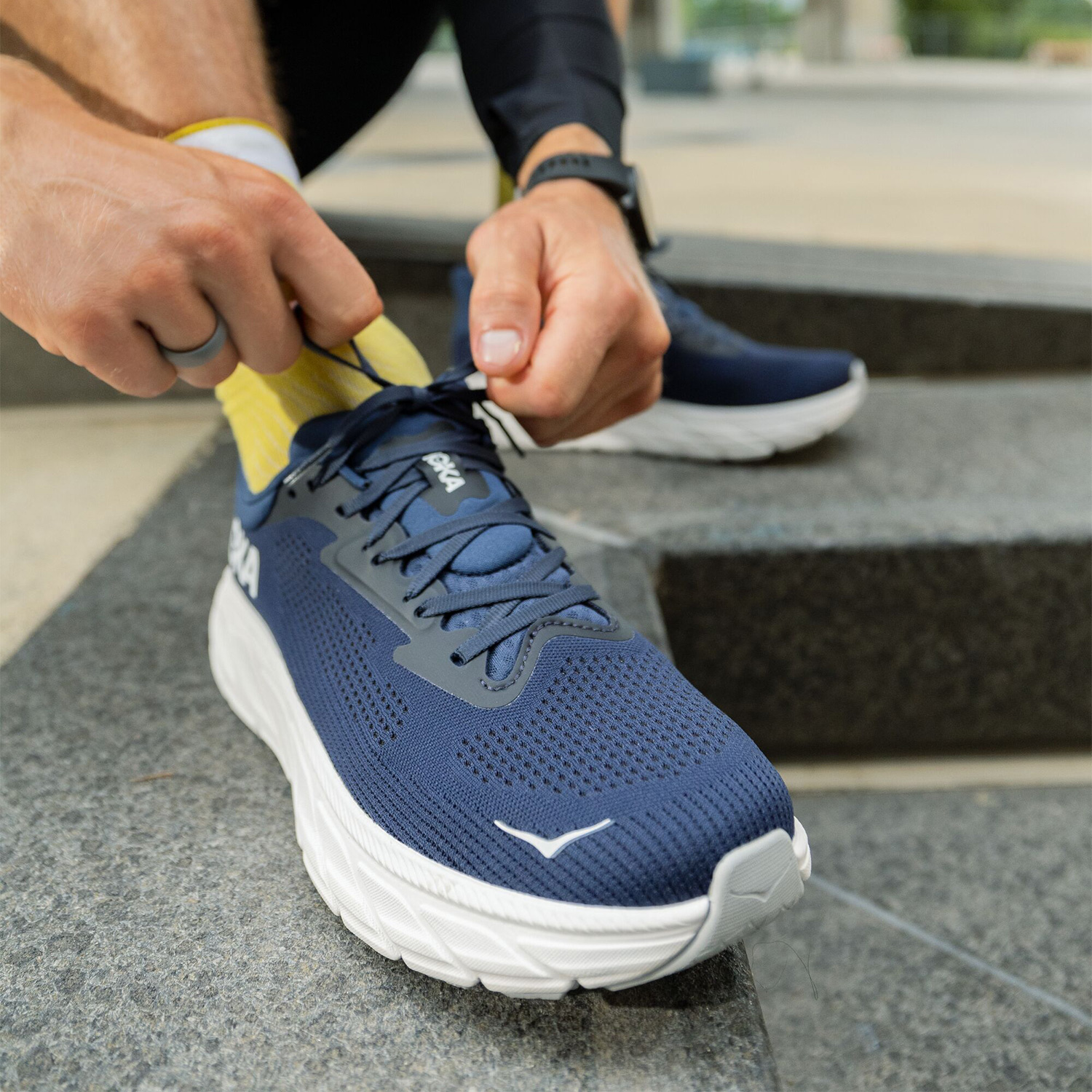 Hoka Arahi 7 Outer Space/White