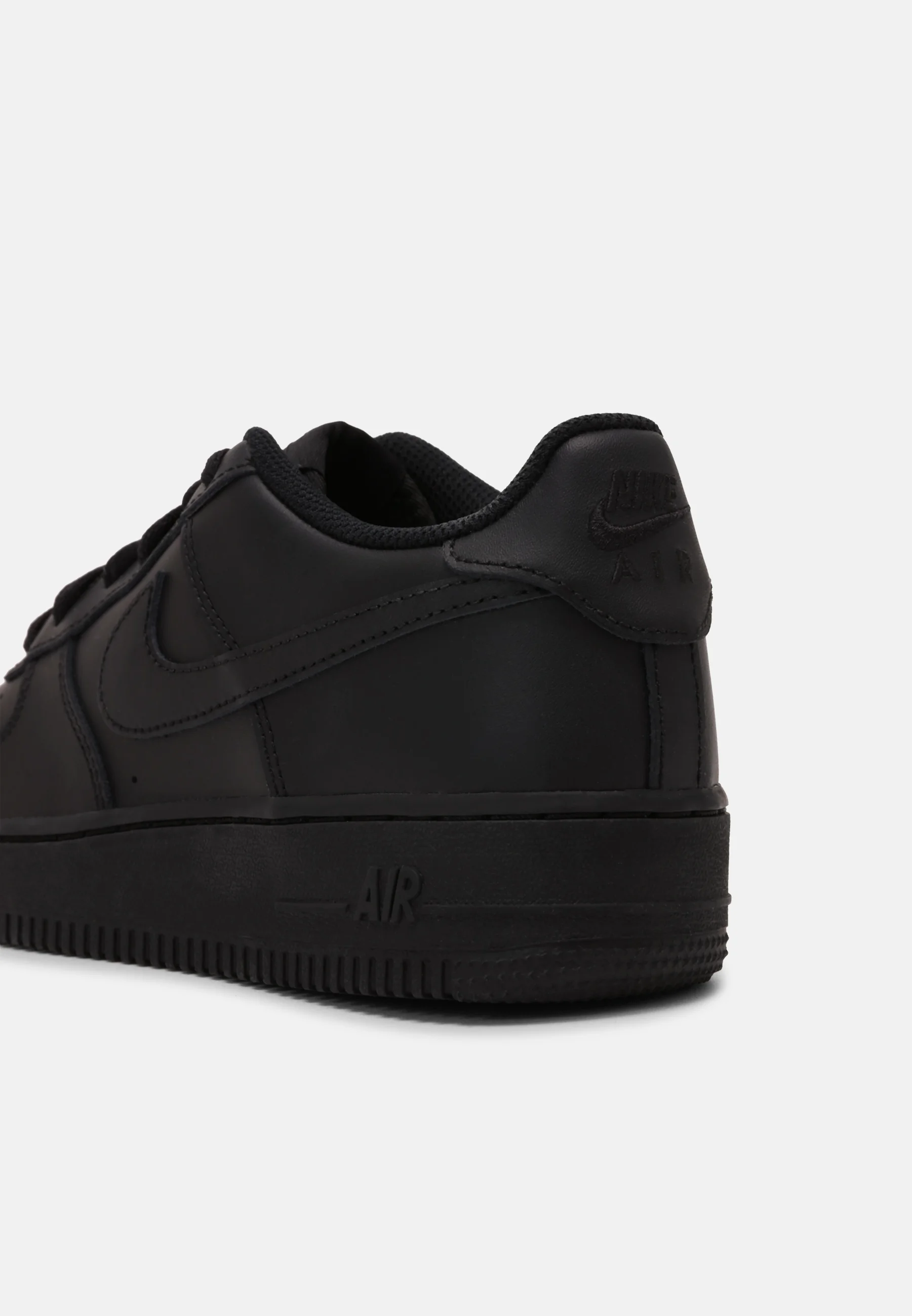 NIKE AIR FORCE 1 '07 FLYEASE CASUAL SHOES