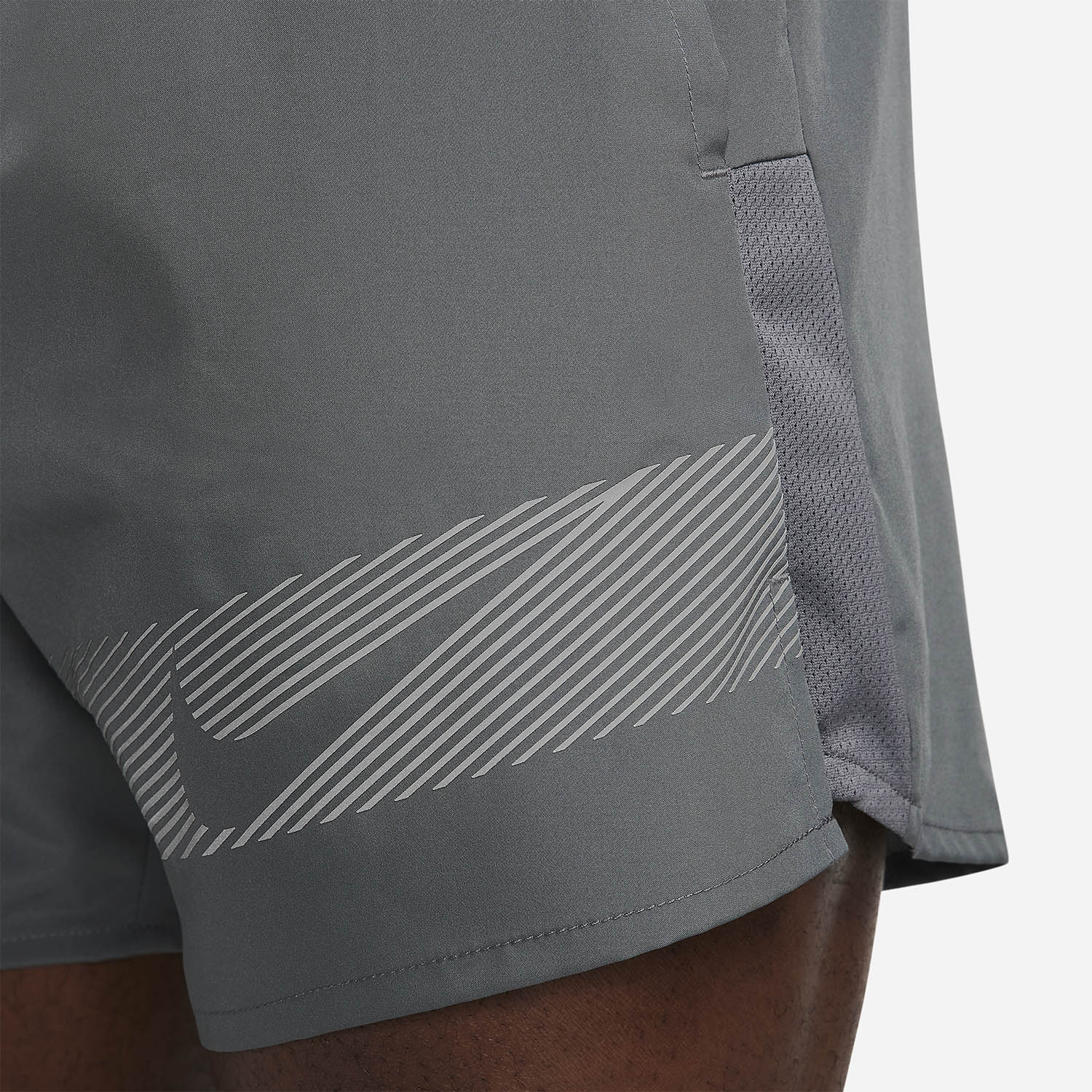 Nike Dri-FIT Challenger Flash 5in Pantaloncini Iron Grey/Black/Reflective Silver