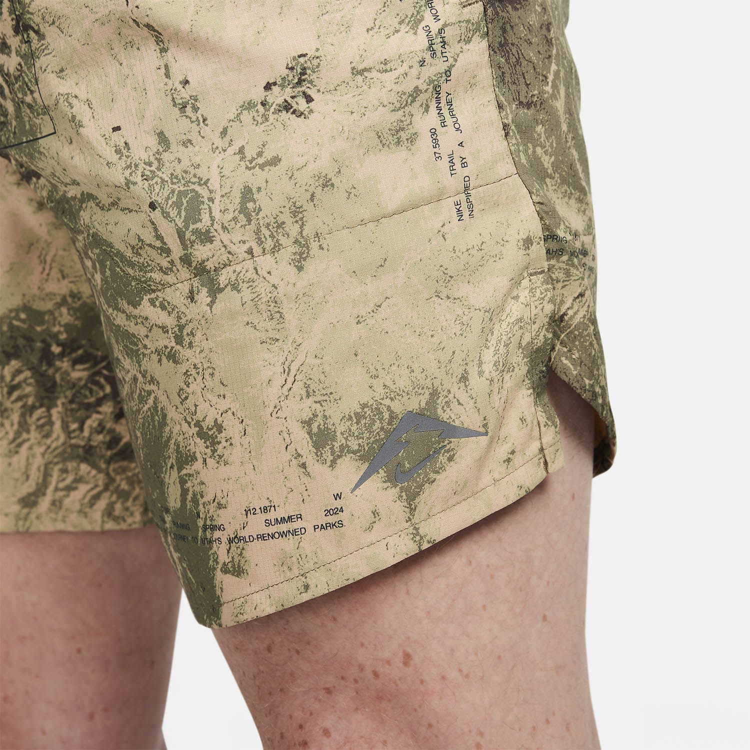Nike Dri-FIT Trail Stride 7in Pantaloncini Medium Olive/Black