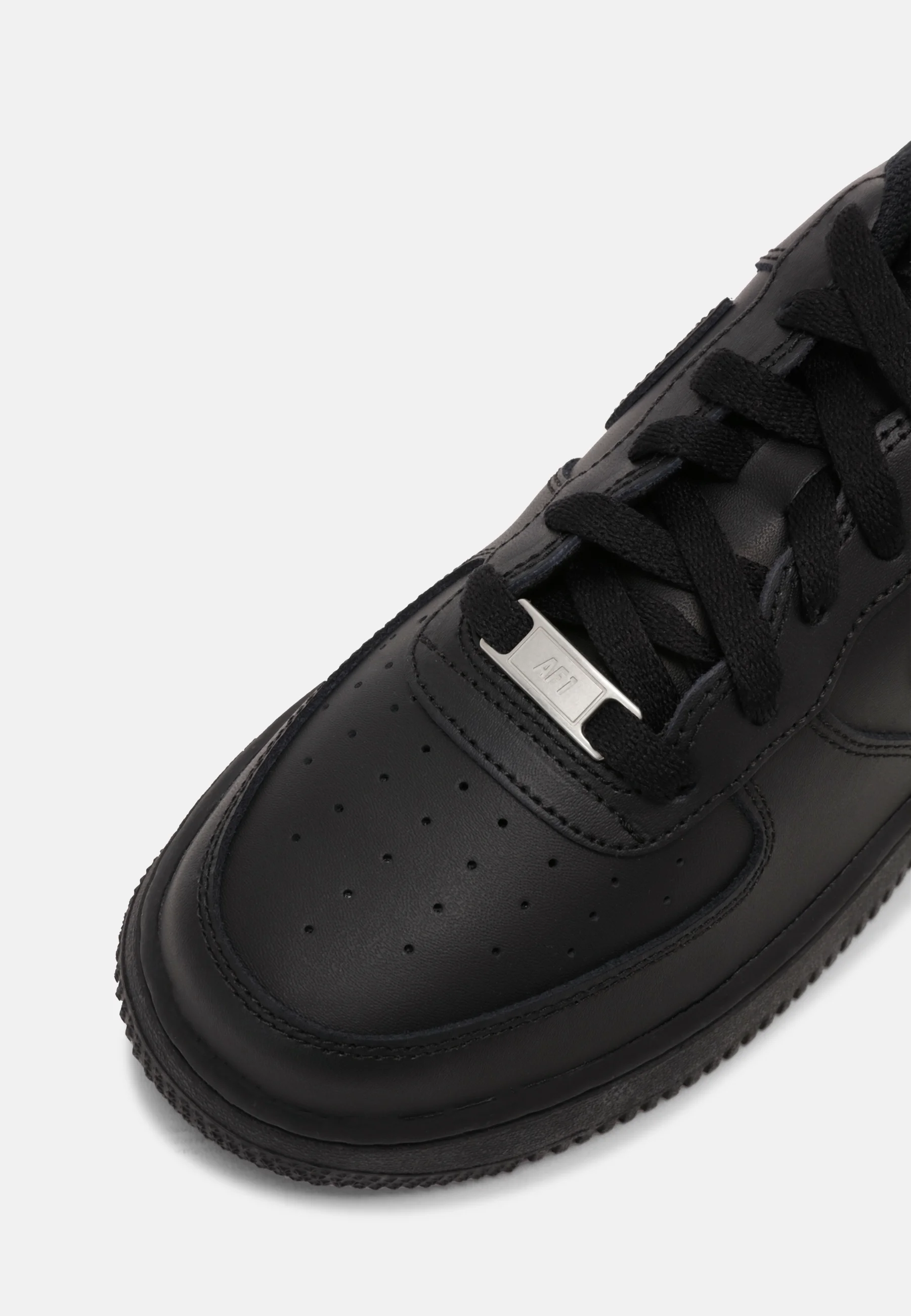 NIKE AIR FORCE 1 '07 FLYEASE CASUAL SHOES