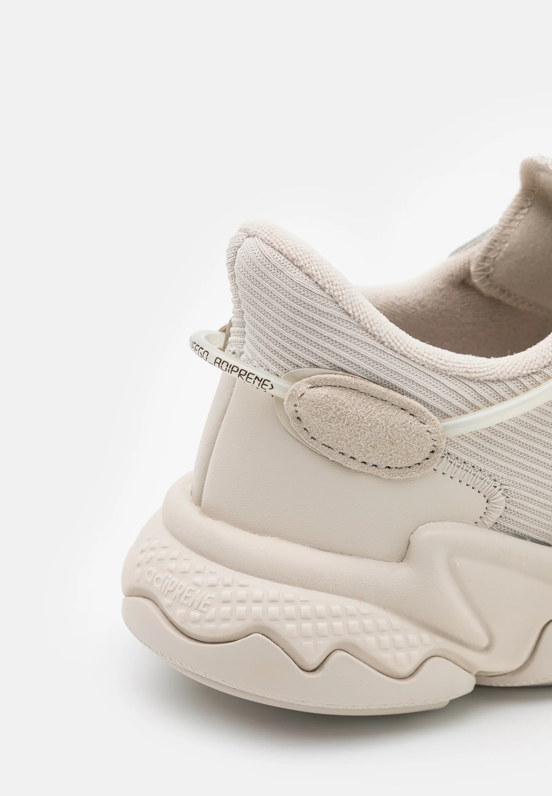 adidas Originals OZWEEGO UNISEX - Sneakers basse