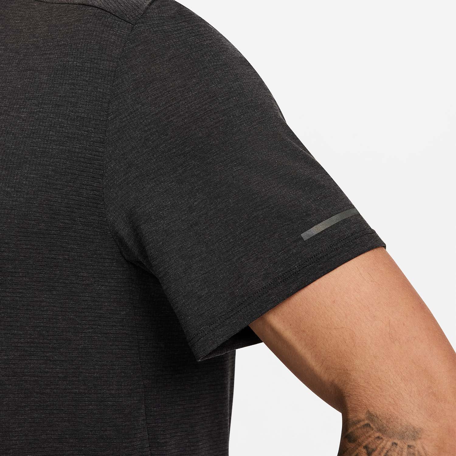 Nike Dri-FIT Rise Logo Maglietta Black/Summit White