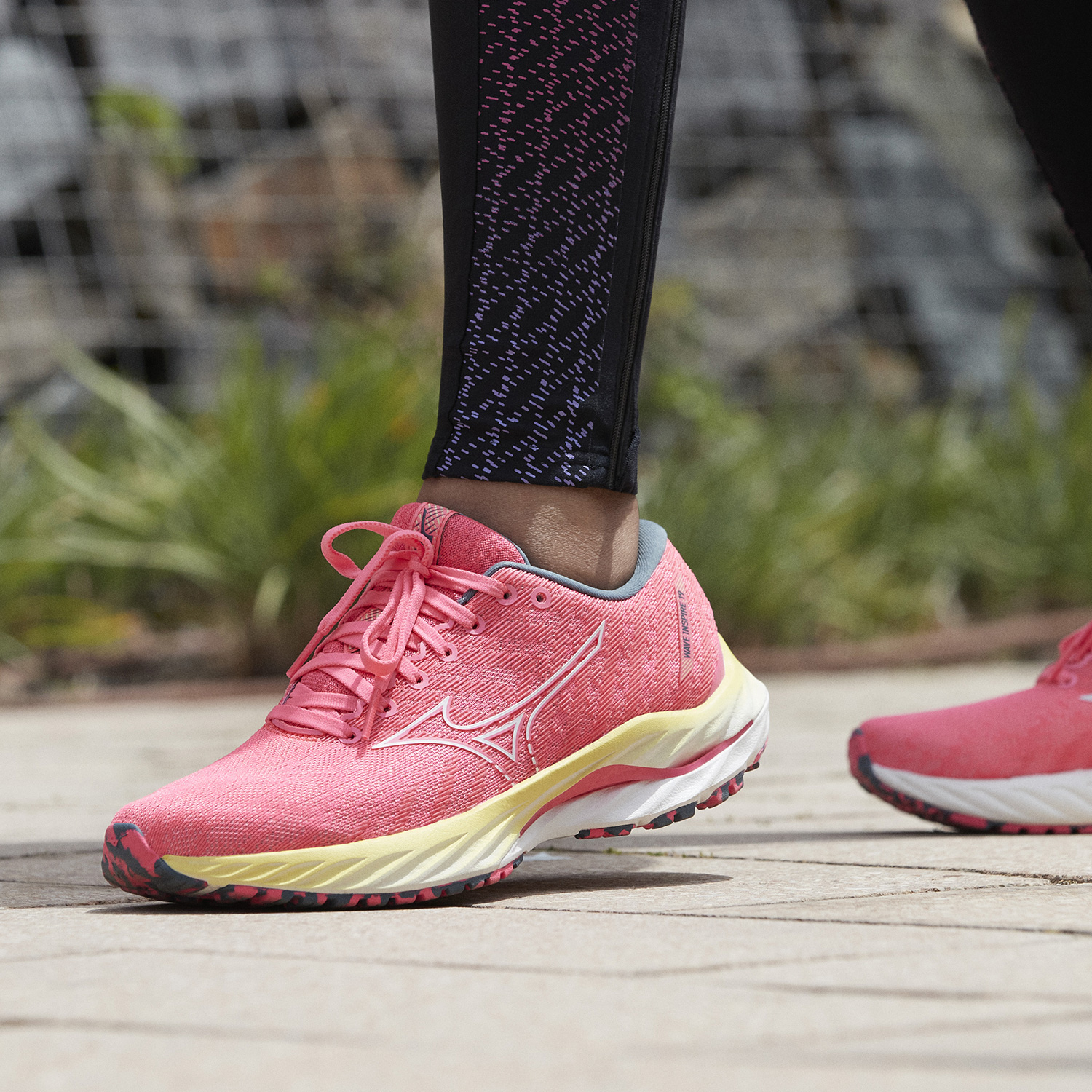 Mizuno Wave Inspire 19 High Vis Pink/Snow White/Luminous