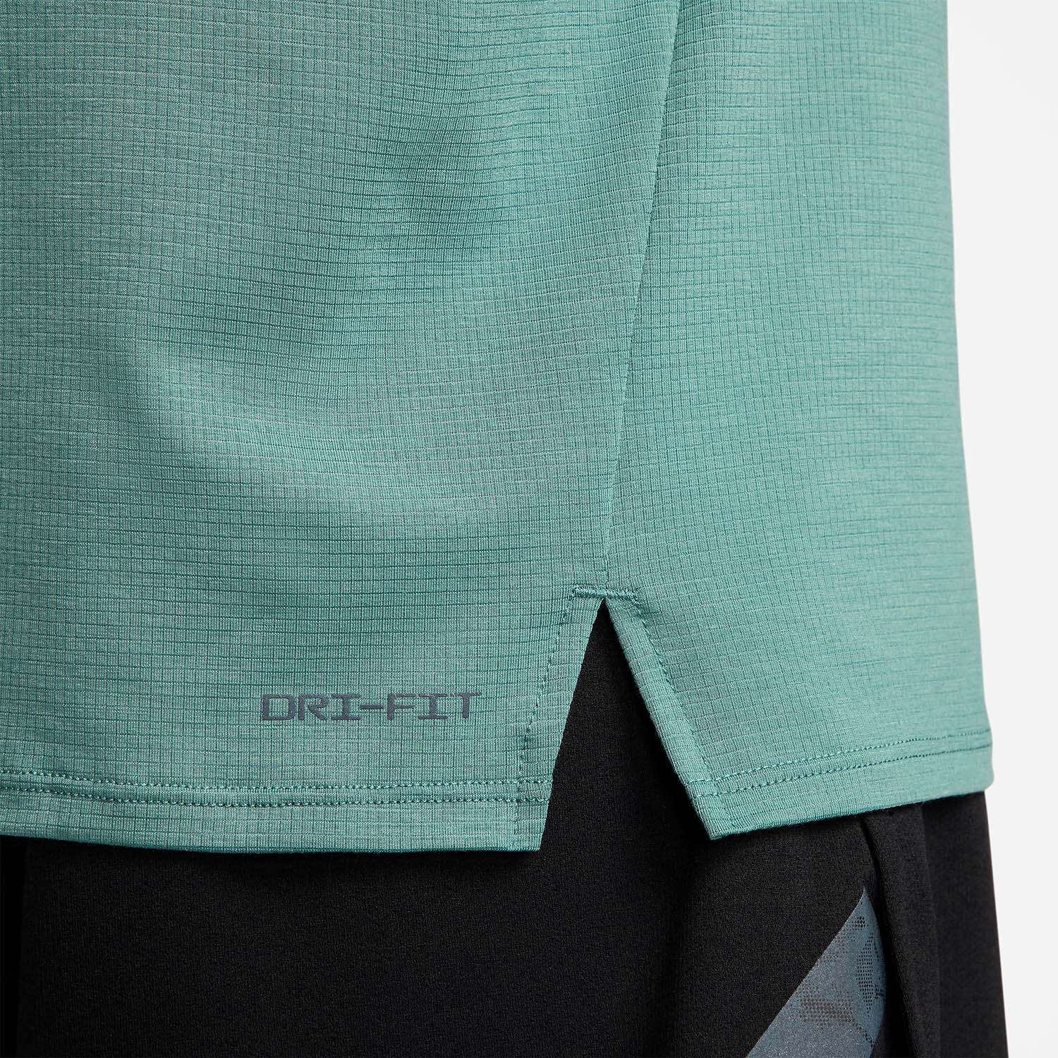 Nike Dri-FIT Rise Logo Maglietta Bicoastal/Barely Green/Black